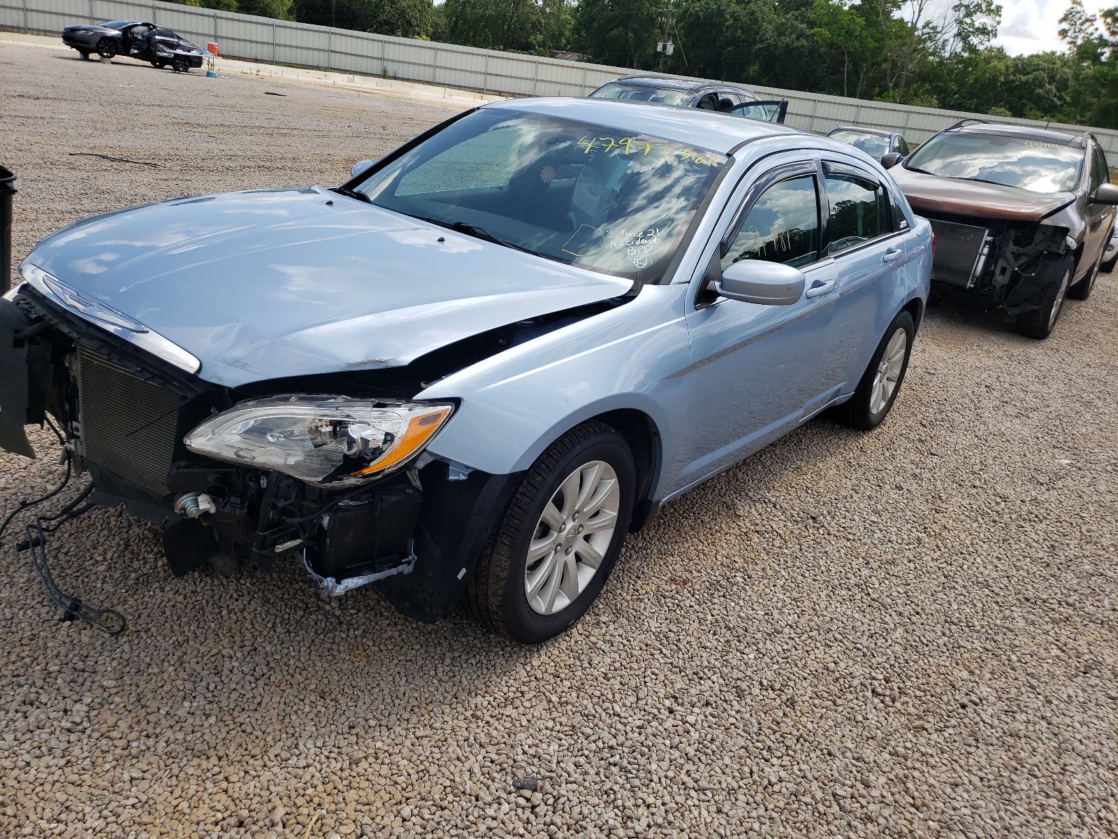 Photo 2 from auction – 2014 CHRYSLER 200 TOURIN with VIN 1C3CCBBB6EN108071