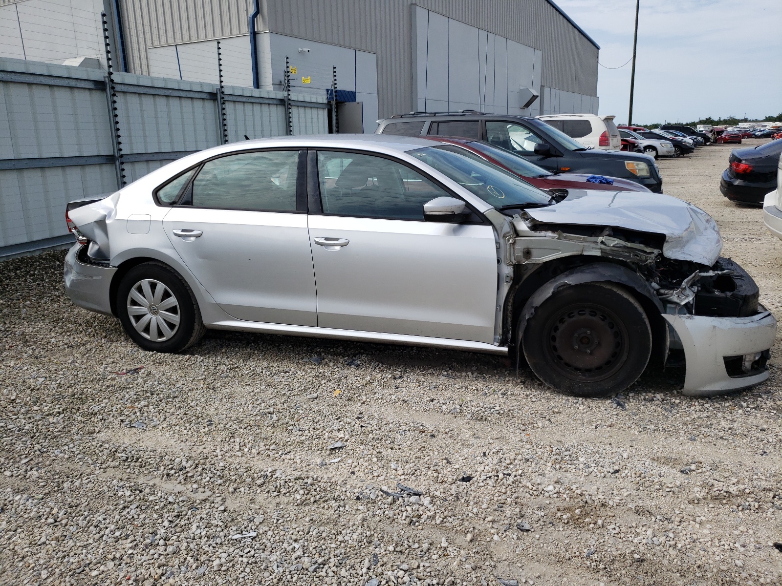 Photo 9 from auction – 2013 VOLKSWAGEN PASSAT S with VIN 1VWAP7A38DC057100