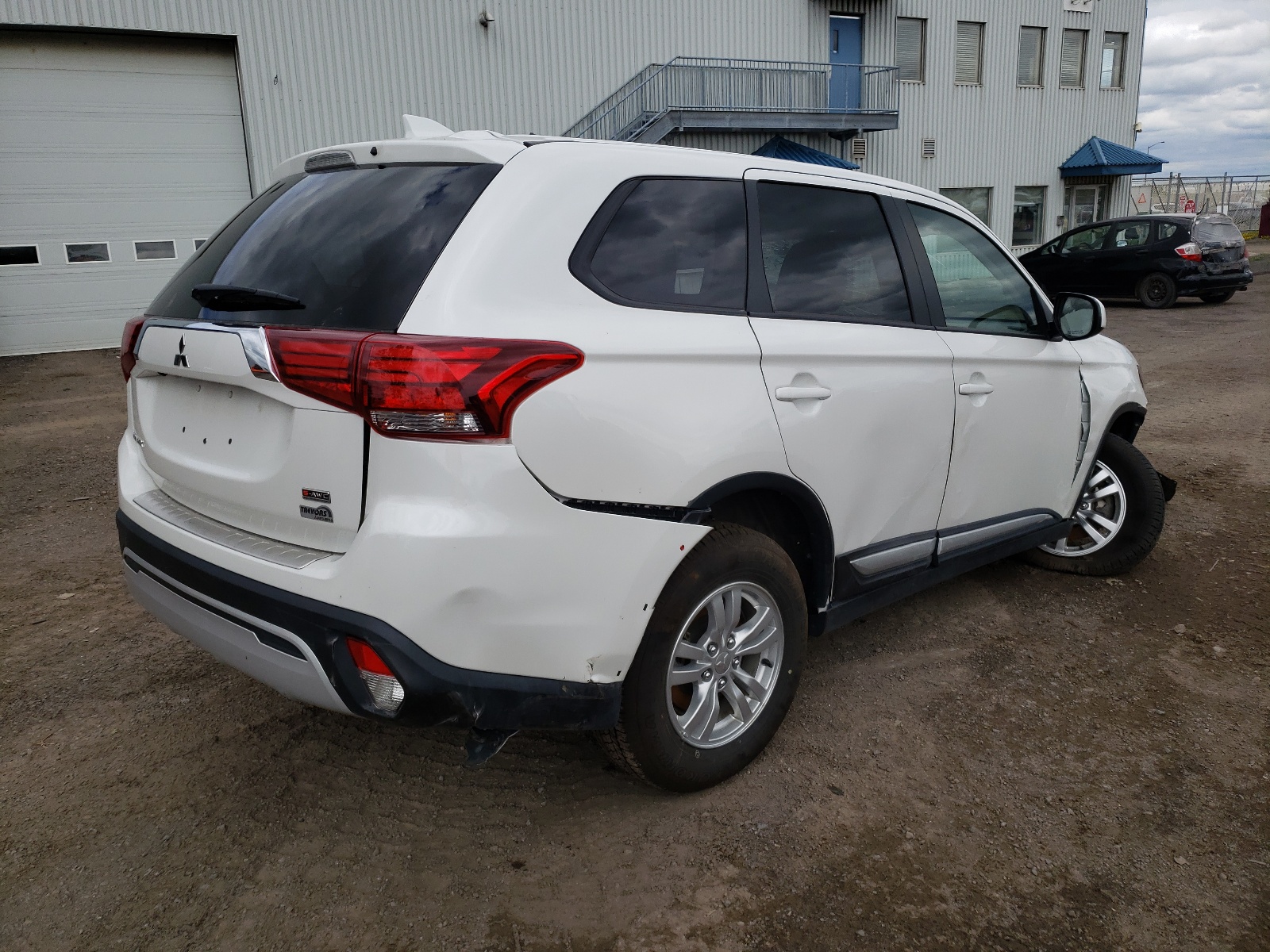 Photo 4 from auction – 2020 MITSUBISHI OUTLANDER with VIN JA4AZ2A32LZ602178