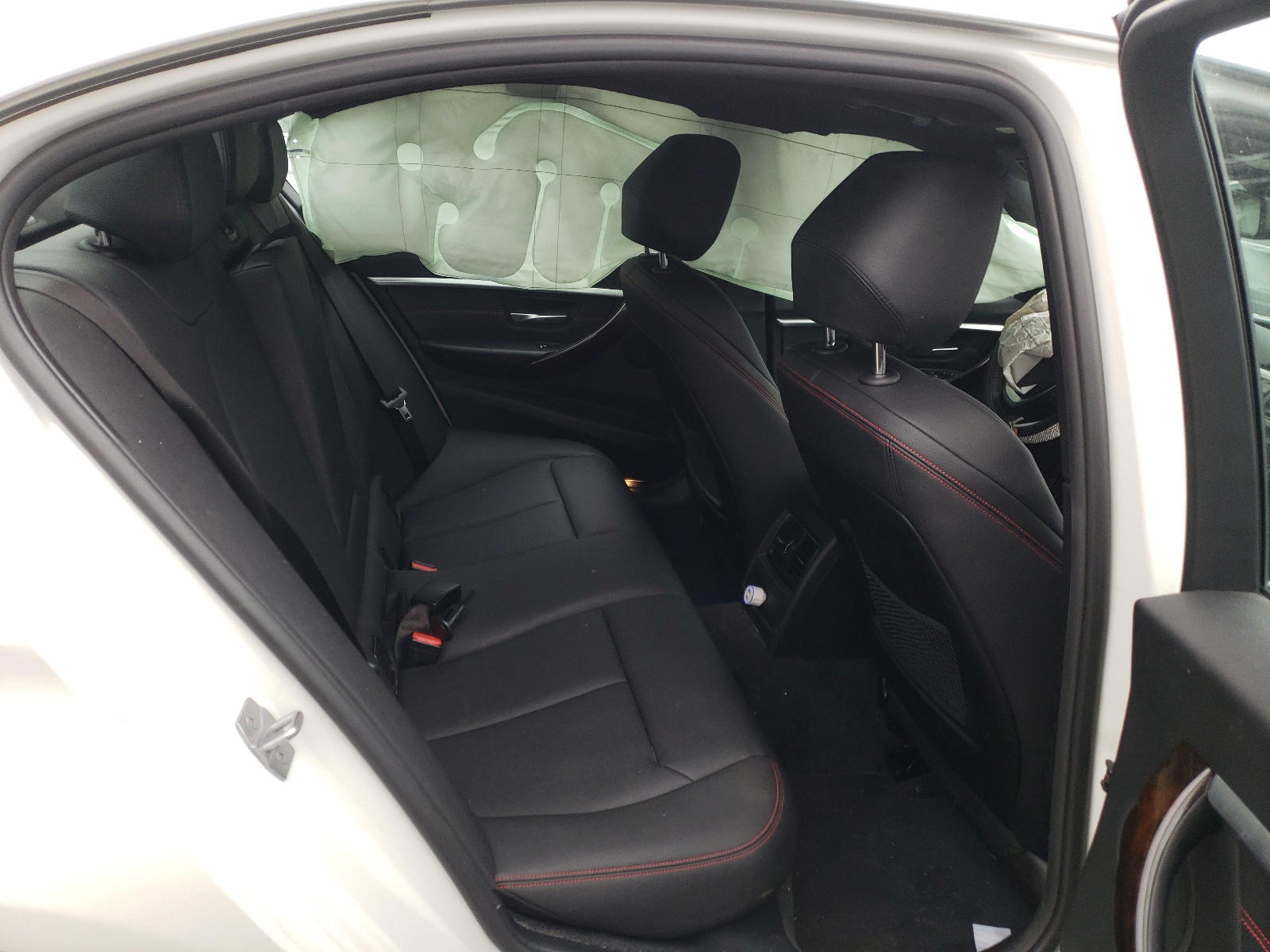 Photo 6 from auction – 2017 BMW 330 XI with VIN WBA8D9C35HA005425