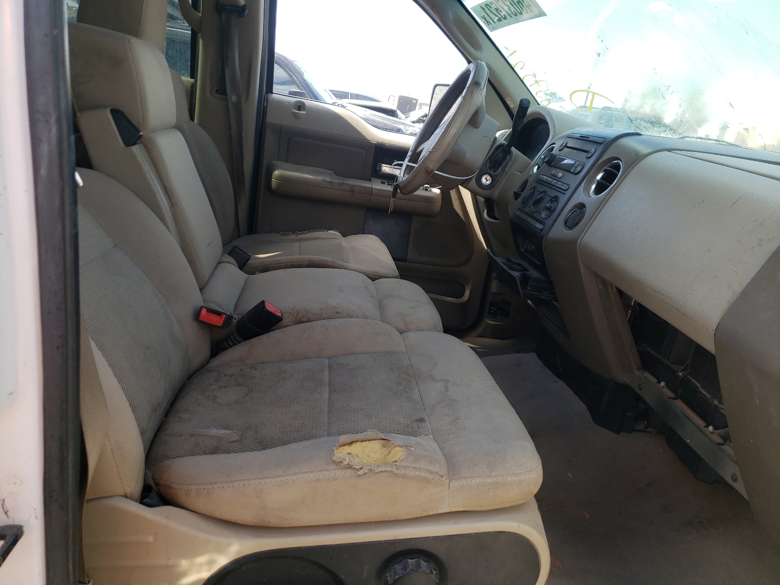 Photo 5 from auction – 2005 FORD F150 SUPER with VIN 1FTRW12W05KD37258