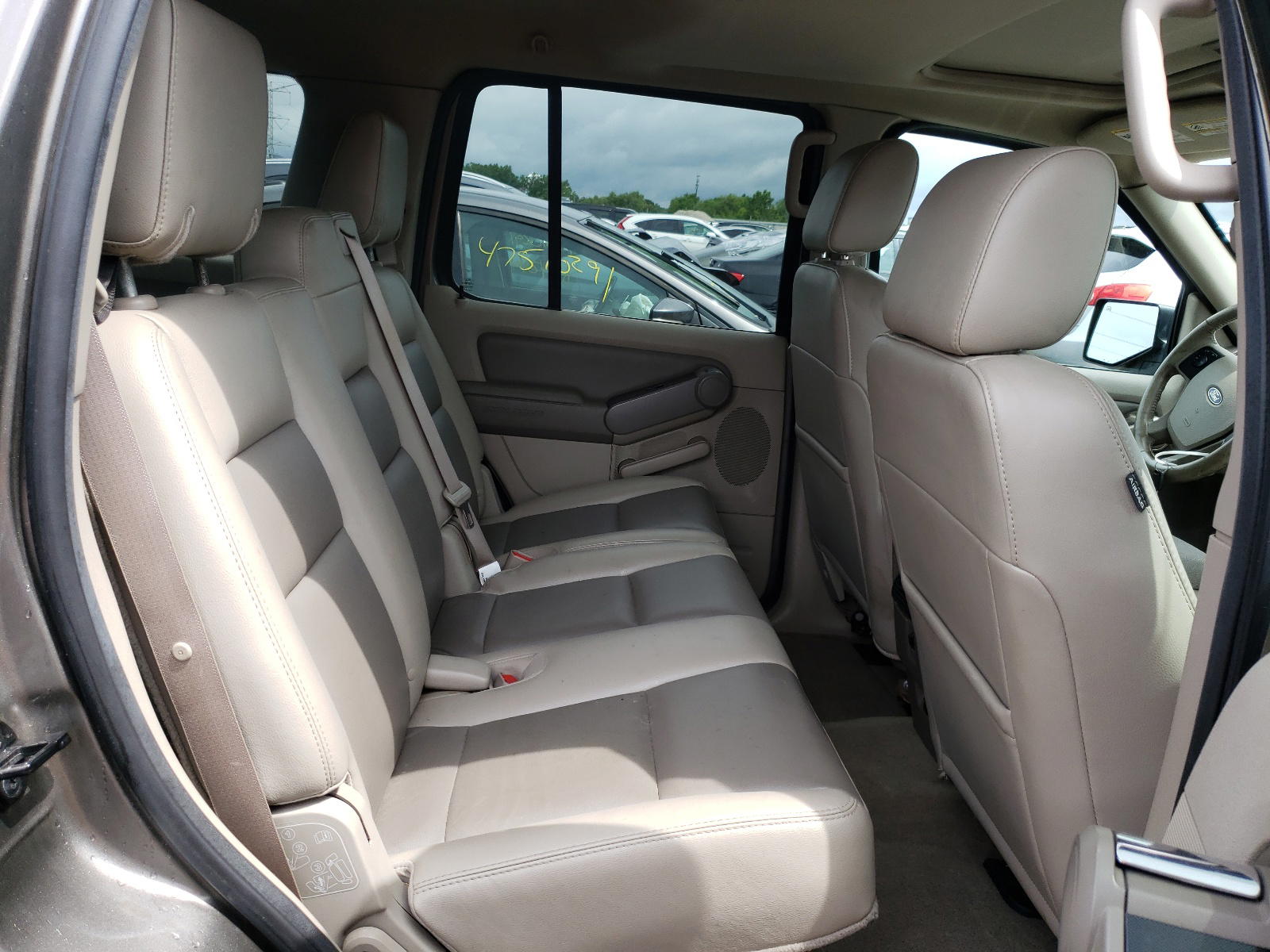 Photo 6 from auction – 2006 FORD EXPLORER X with VIN 1FMEU73E46UB71471