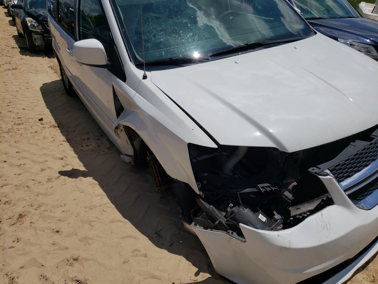 Photo 9 from auction – 2014 DODGE GRAND CARA with VIN 2C4RDGCG9ER128957