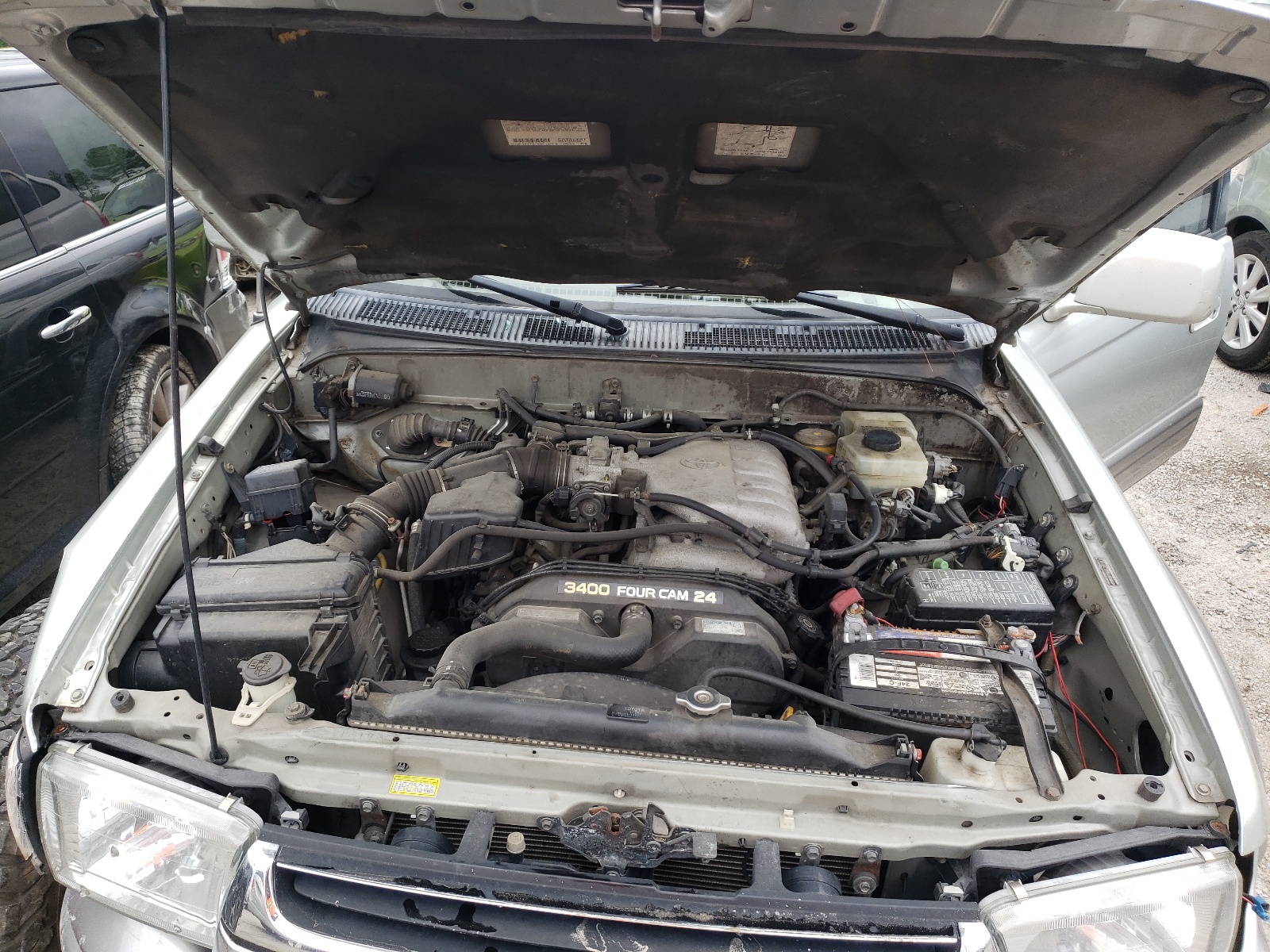 Photo 7 from auction – 2001 TOYOTA 4RUNNER LI with VIN JT3HN87R810337075