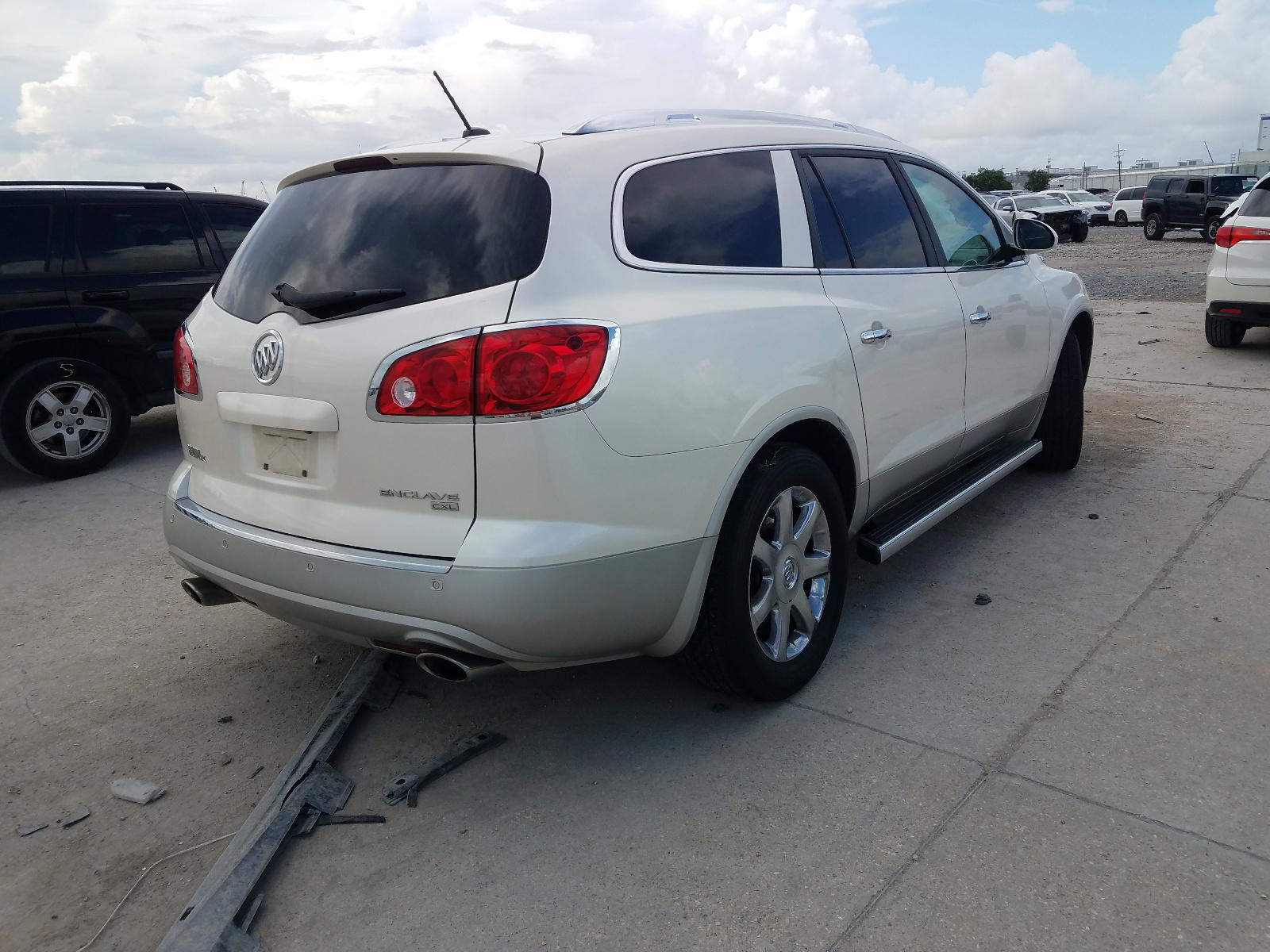 Photo 4 from auction – 2010 BUICK ENCLAVE CX with VIN 5GALRCED8AJ166926
