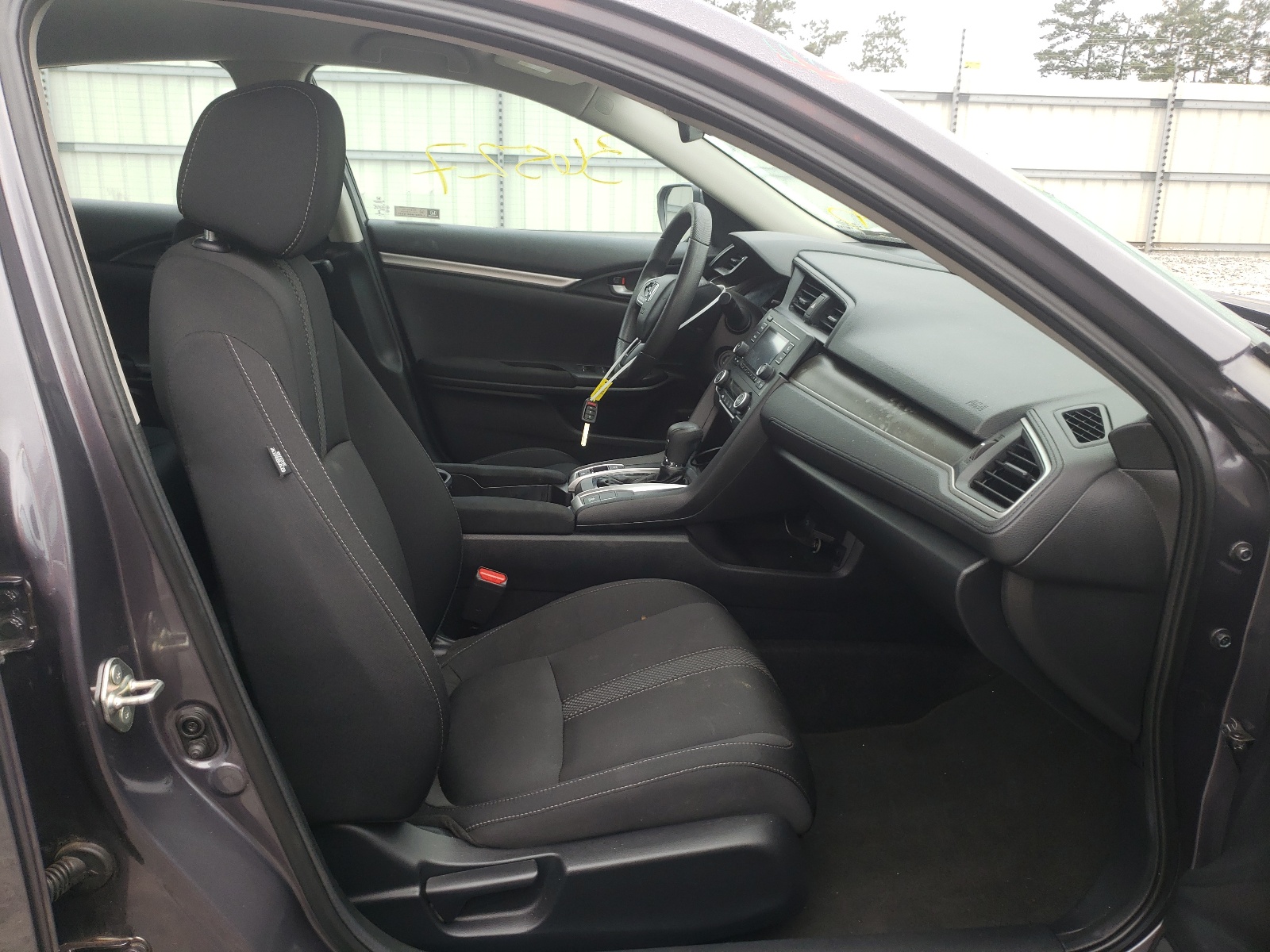 Photo 5 from auction – 2019 HONDA CIVIC LX with VIN 19XFC2F60KE039836