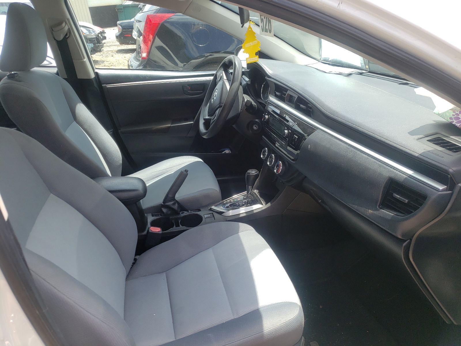 Photo 5 from auction – 2014 TOYOTA COROLLA L with VIN 5YFBURHE0EP160670