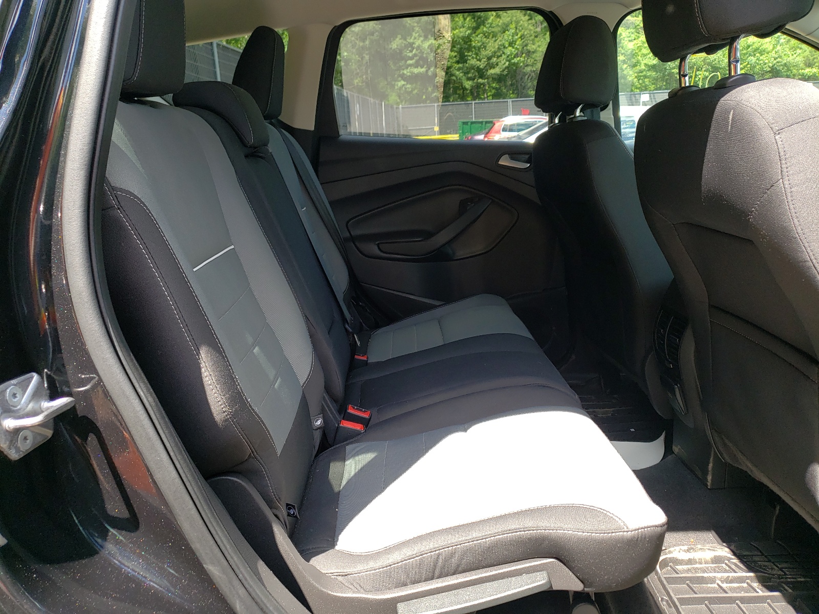 Zdjęcie 6 z aukcji – 2014 FORD ESCAPE SE z VIN 1FMCU0GX6EUC80717