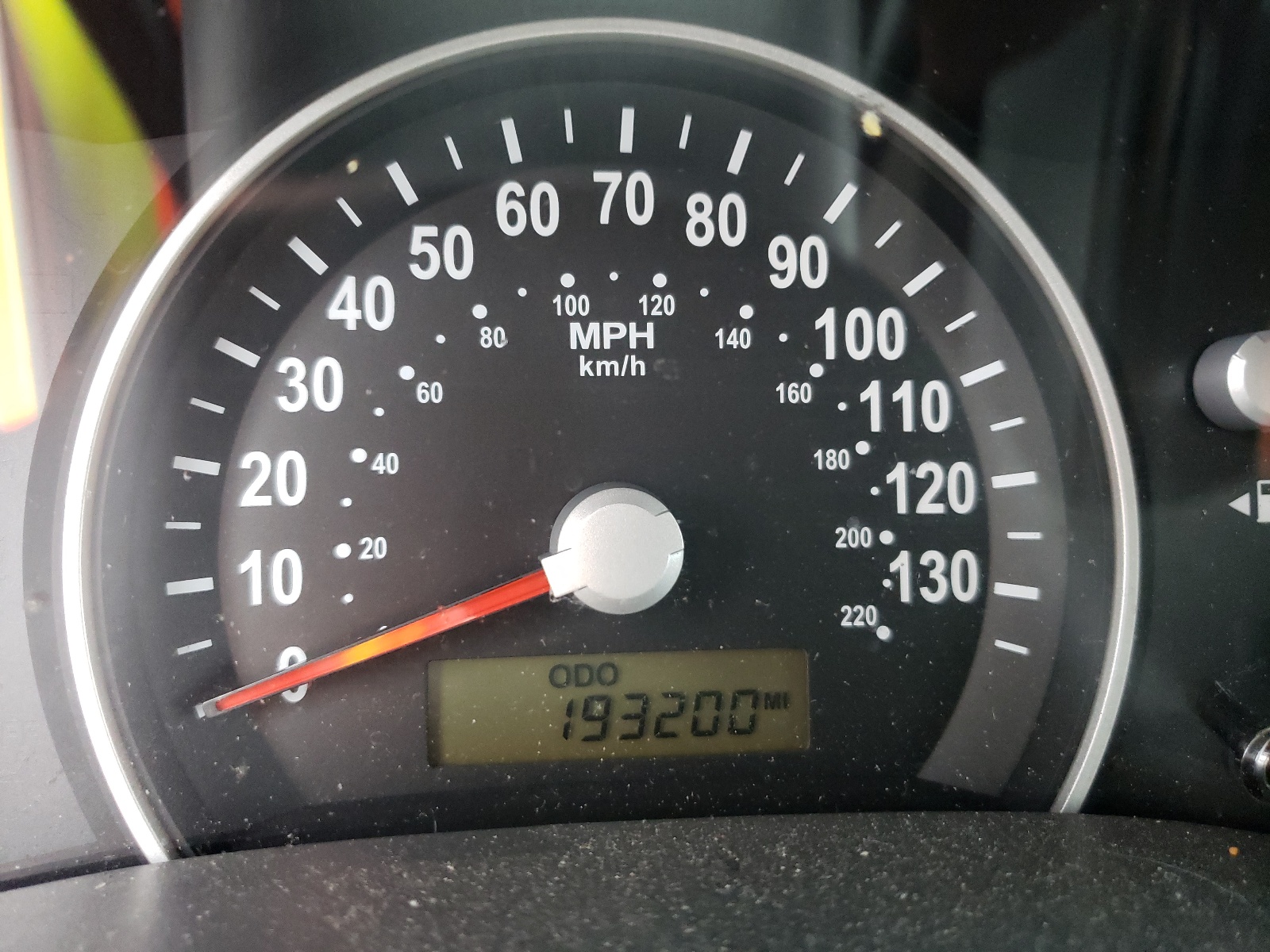 Photo 8 from auction – 2007 KIA SEDONA EX with VIN KNDMB233376171801