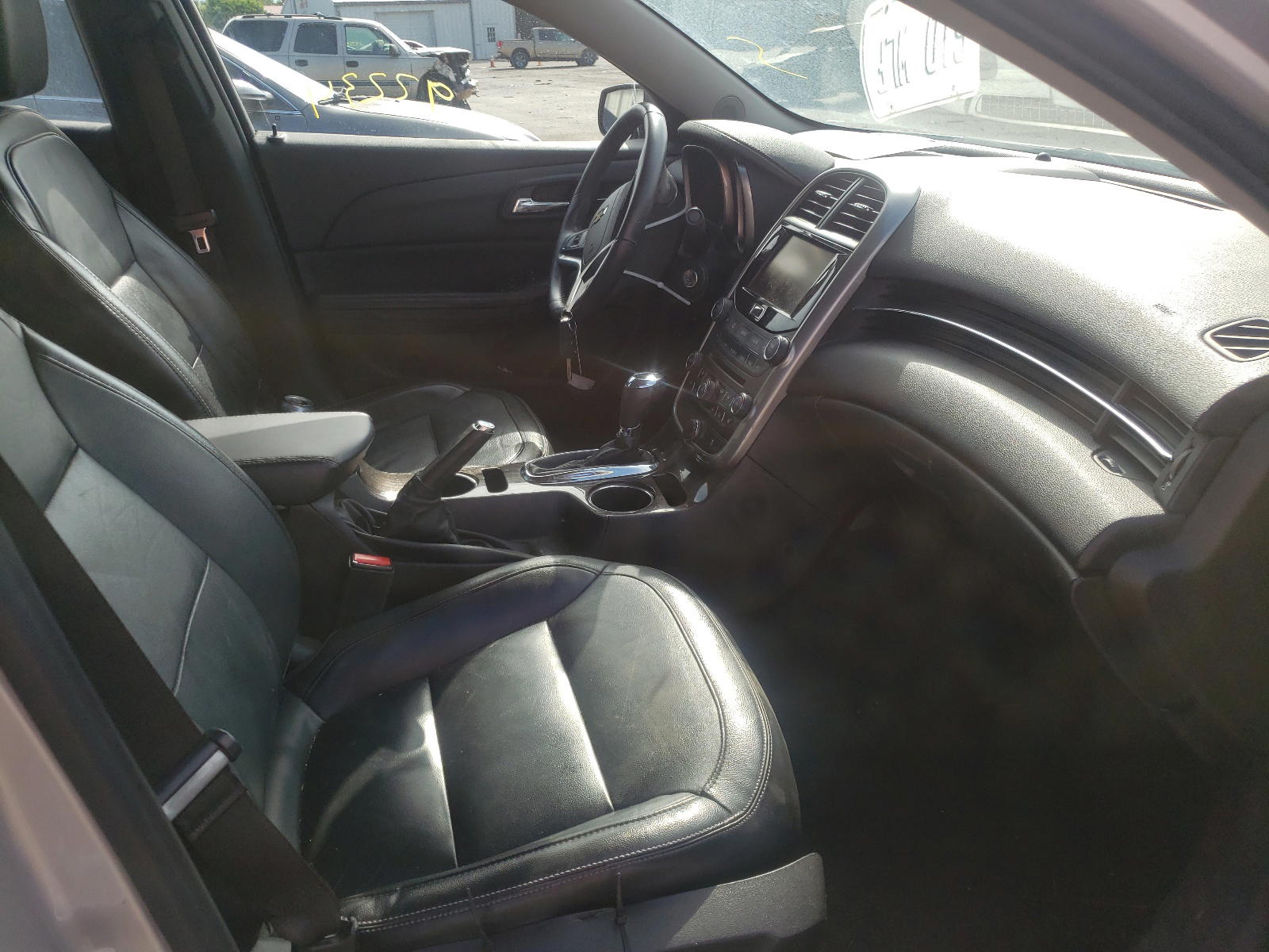 Photo 5 from auction – 2016 CHEVROLET MALIBU LIM with VIN 1G11E5SA3GF105463