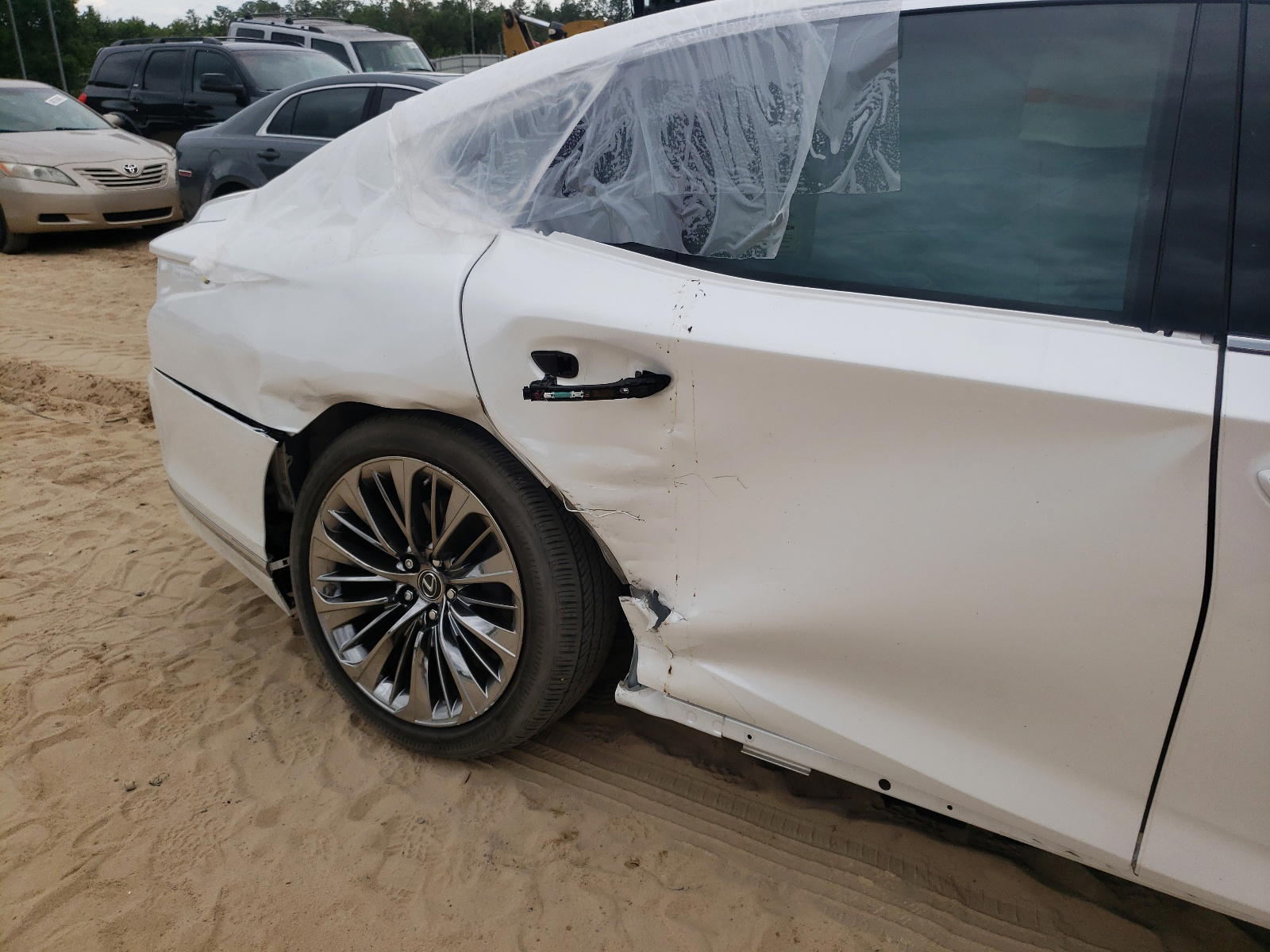 Photo 9 from auction – 2019 LEXUS LS 500 BAS with VIN JTHB51FF9K5008422