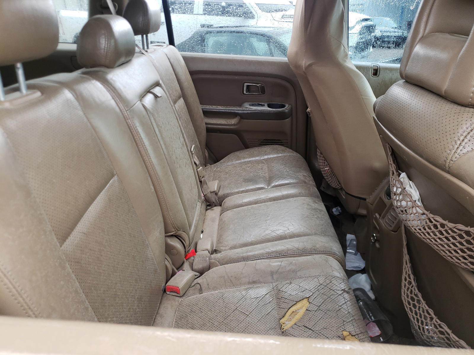 Photo 6 from auction – 2005 HONDA PILOT EXL with VIN 5FNYF18505B035055
