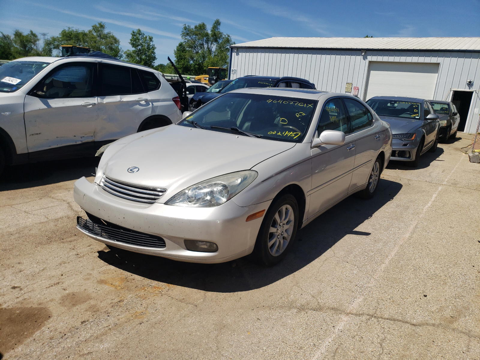 Photo 2 from auction – 2002 LEXUS ES 300 with VIN JTHBF30GX20024457