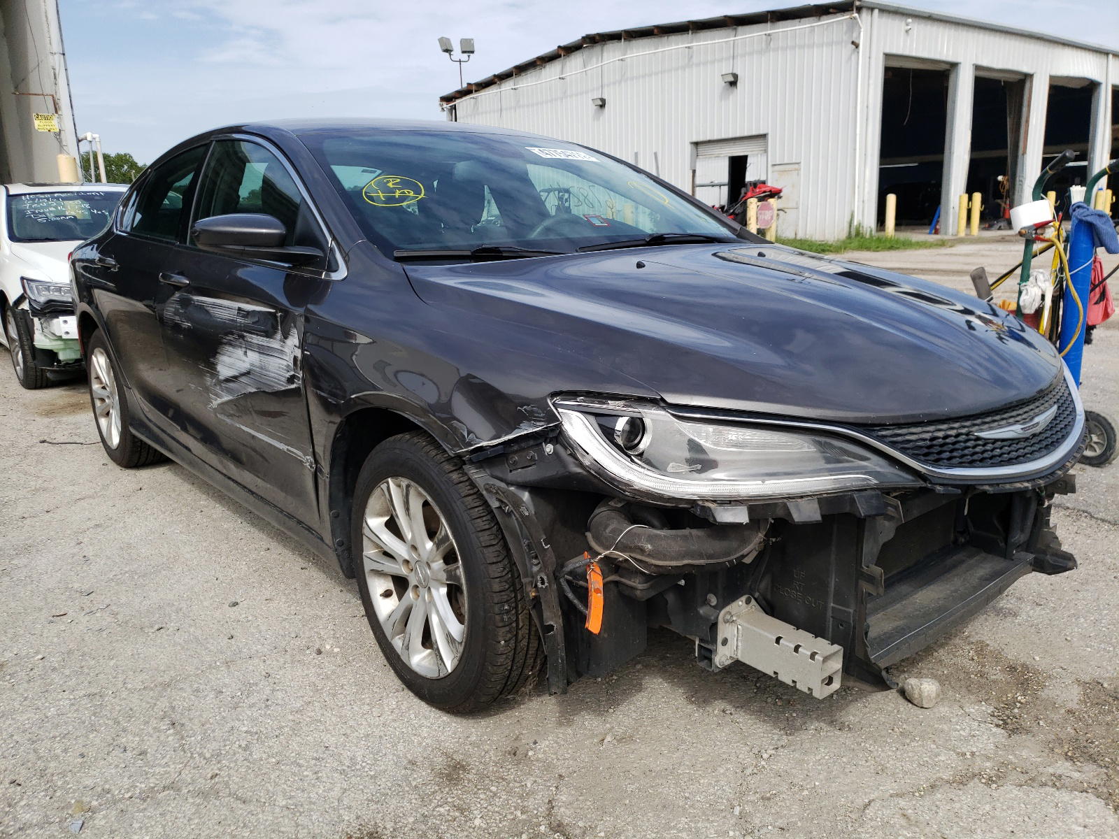 CHRYSLER 200 LIMITE 2015 with VIN 1C3CCCAB6FN570896 - Photo from auction