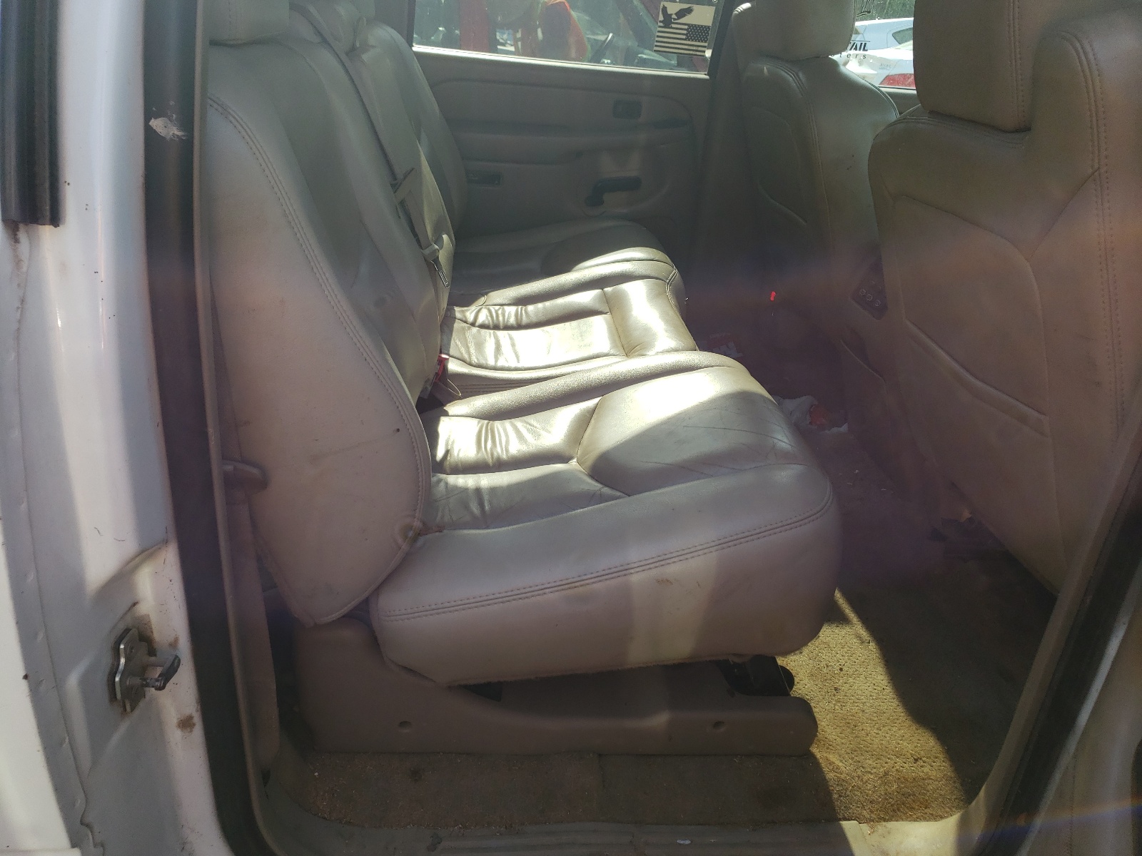 Photo 6 from auction – 2006 GMC YUKON with VIN 1GKFK16Z56J126698