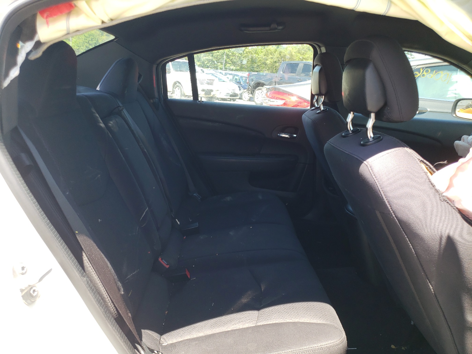 Фото 6 с аукциона – 2014 CHRYSLER 200 LX с VIN 1C3CCBAB8EN231114