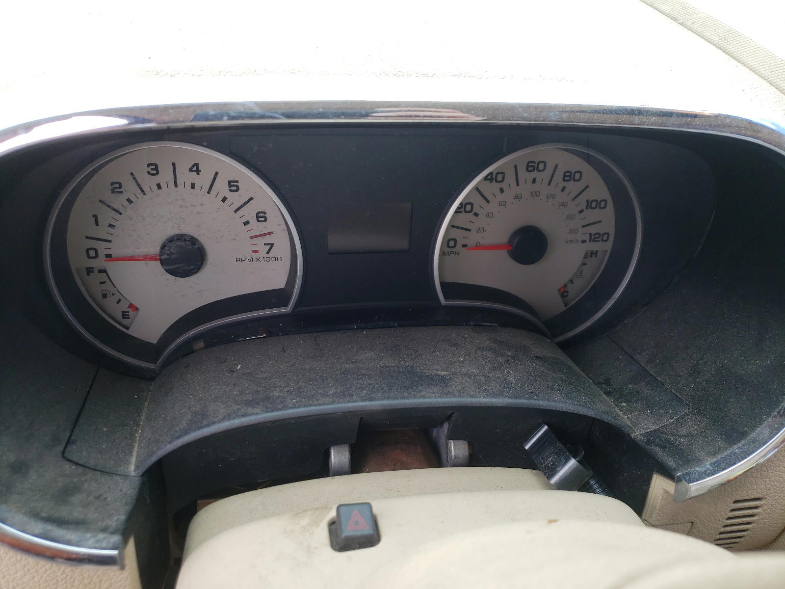 Photo 8 from auction – 2006 FORD EXPLORER E with VIN 1FMEU74876UA82504