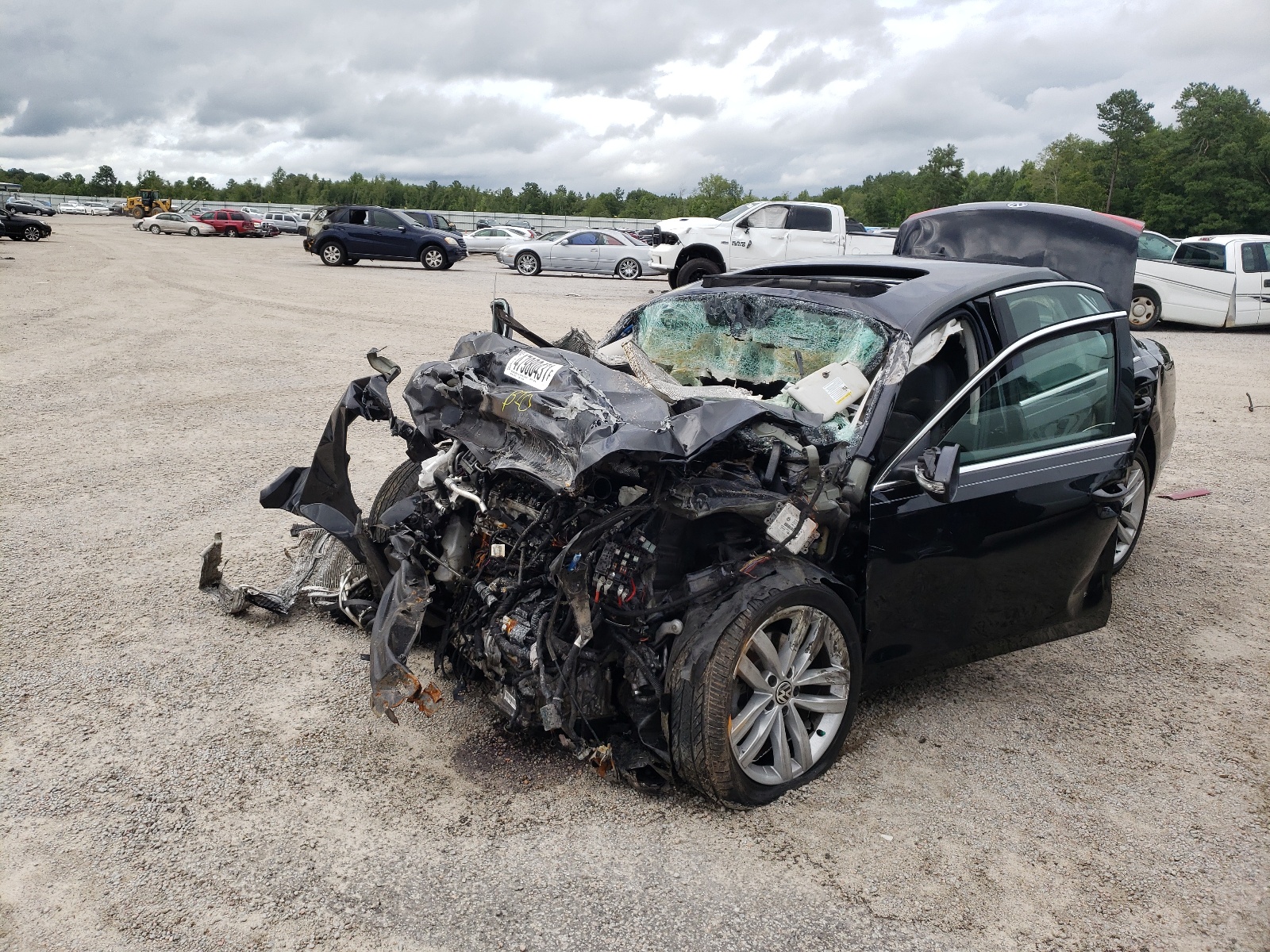 Photo 2 from auction – 2018 VOLKSWAGEN PASSAT SE with VIN 1VWBA7A38JC043702