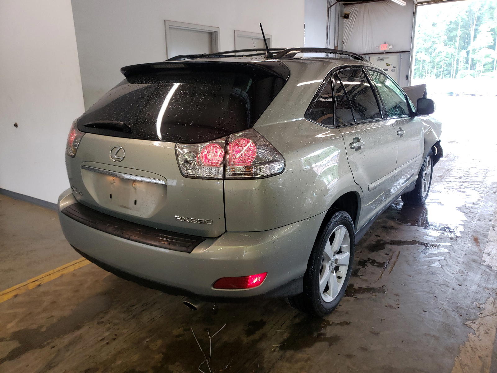 Photo 4 from auction – 2006 LEXUS RX 330 with VIN 2T2HA31U46C109087