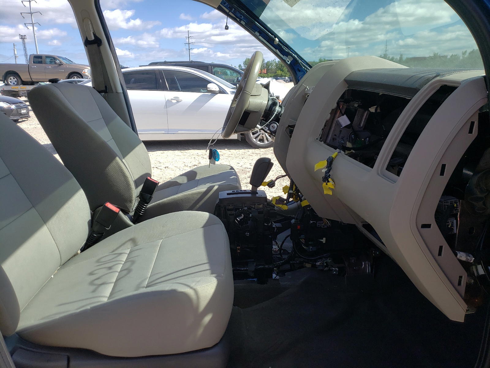 Photo 5 from auction – 2012 FORD ESCAPE with VIN 1FMCU0DG7CKB29897