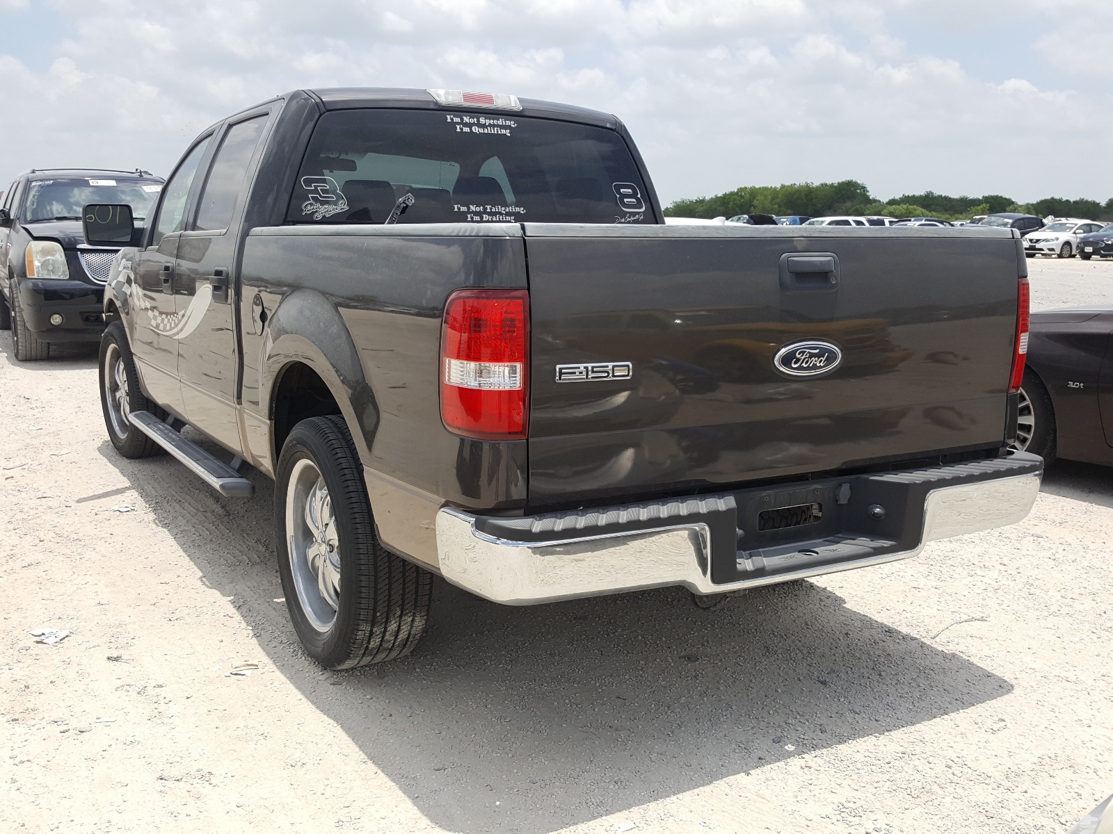 Photo 3 from auction – 2005 FORD F150 SUPER with VIN 1FTRW12W85KB82183