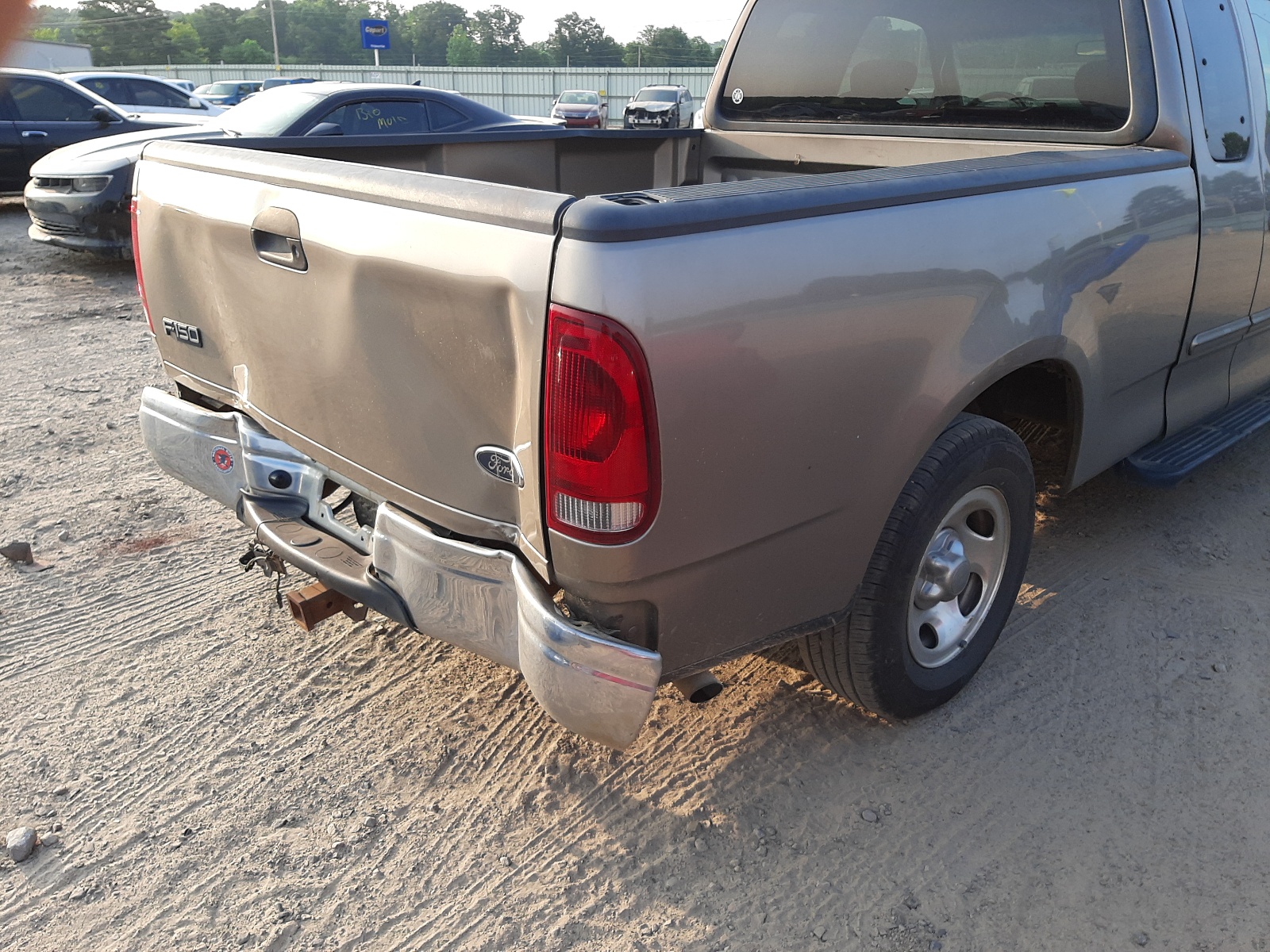 Photo 9 from auction – 2001 FORD F150 with VIN 1FTRX17WX1NA71665