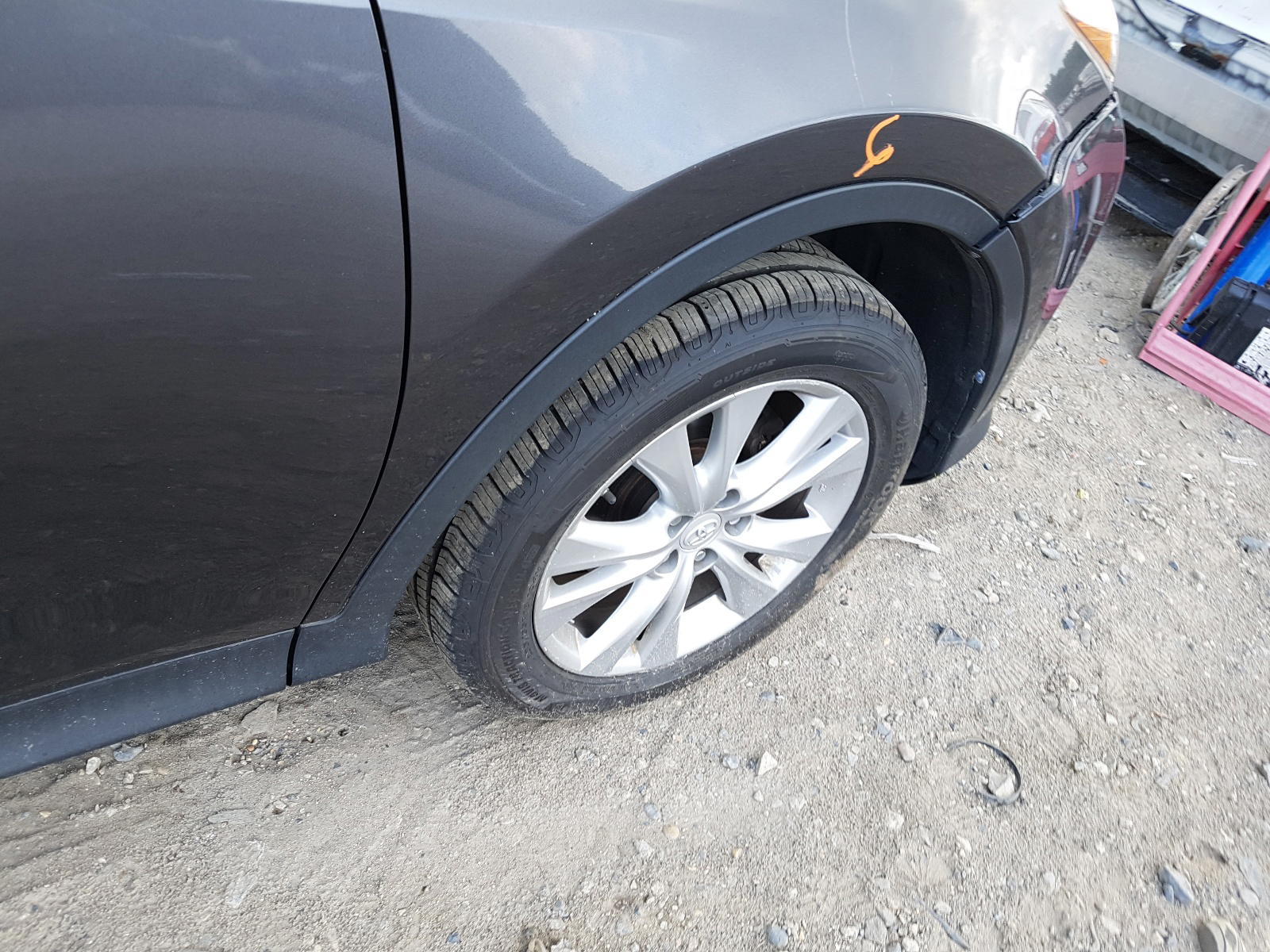 Photo 9 from auction – 2014 TOYOTA RAV4 LIMIT with VIN JTMDFREV5EJ004586