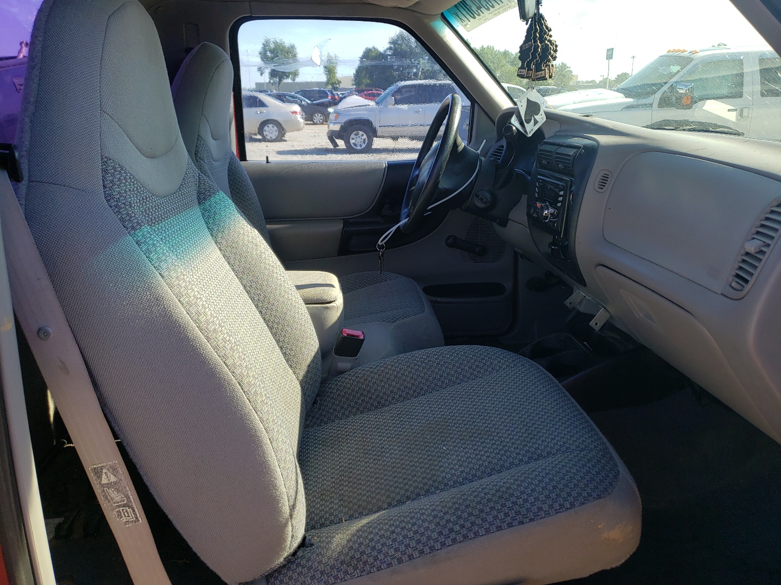 Photo 5 from auction – 1999 FORD RANGER with VIN 1FTYR10CXXPB86401