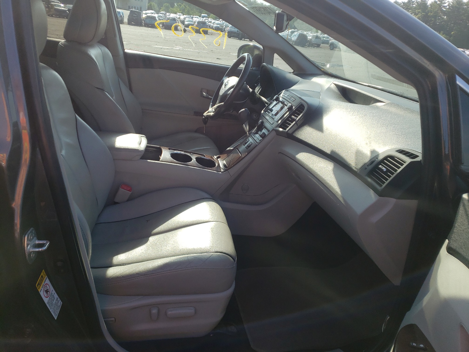 Photo 5 from auction – 2010 TOYOTA VENZA with VIN 4T3ZA3BB3AU033723