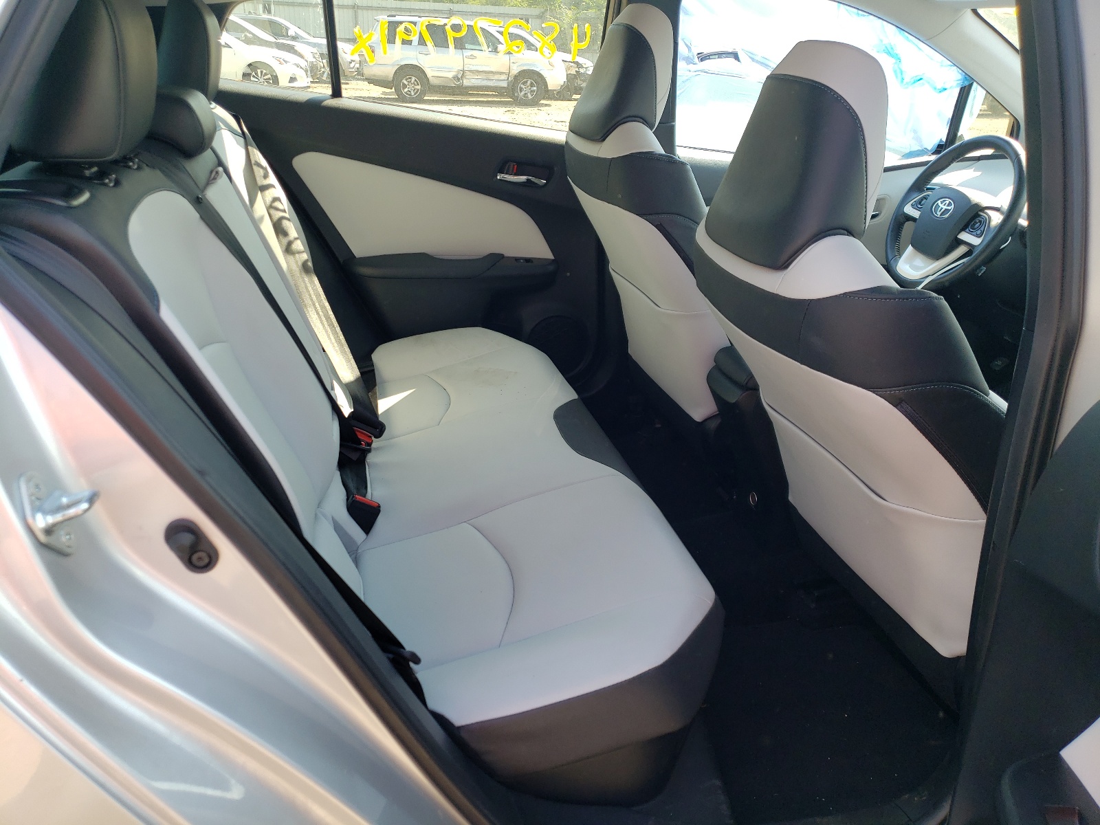 Photo 6 from auction – 2016 TOYOTA PRIUS with VIN JTDKARFU9G3515334