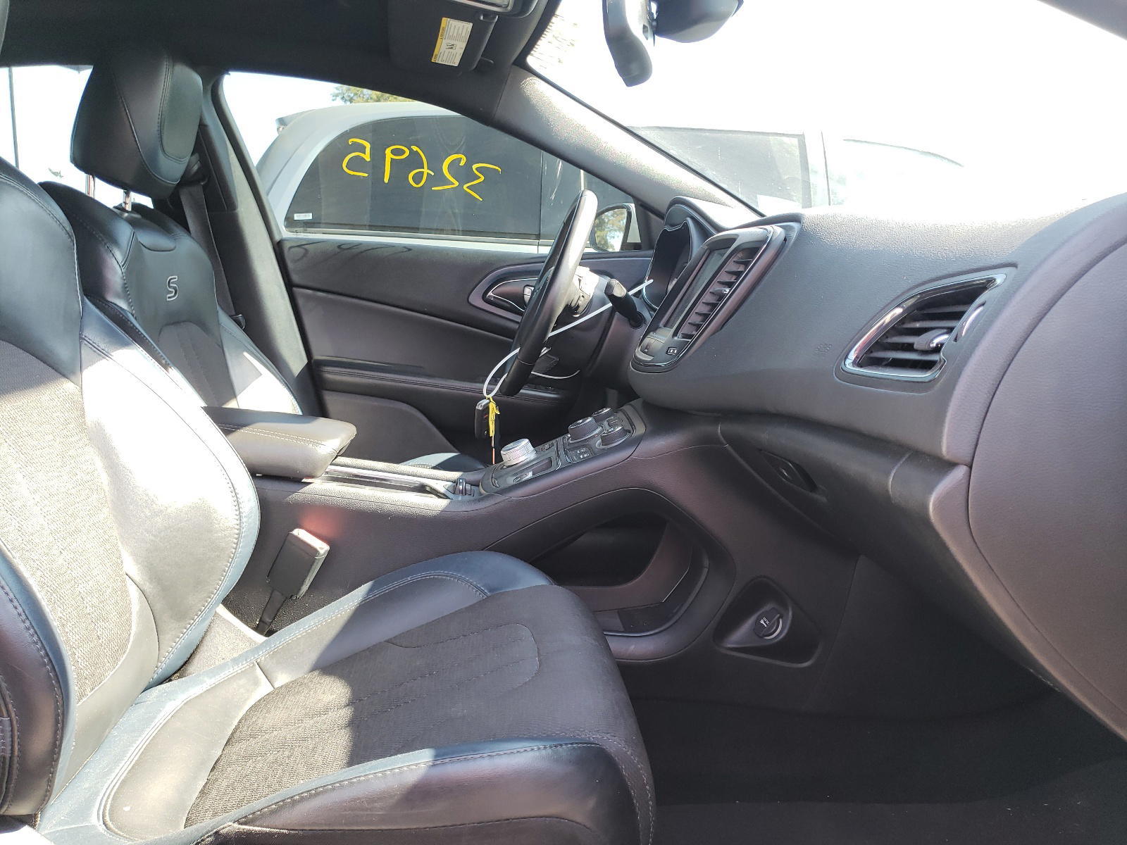 Photo 5 from auction – 2016 CHRYSLER 200 S with VIN 1C3CCCBG3GN134809