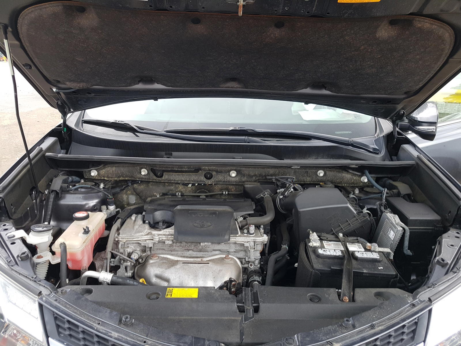 Photo 7 from auction – 2014 TOYOTA RAV4 LIMIT with VIN JTMDFREV5EJ004586