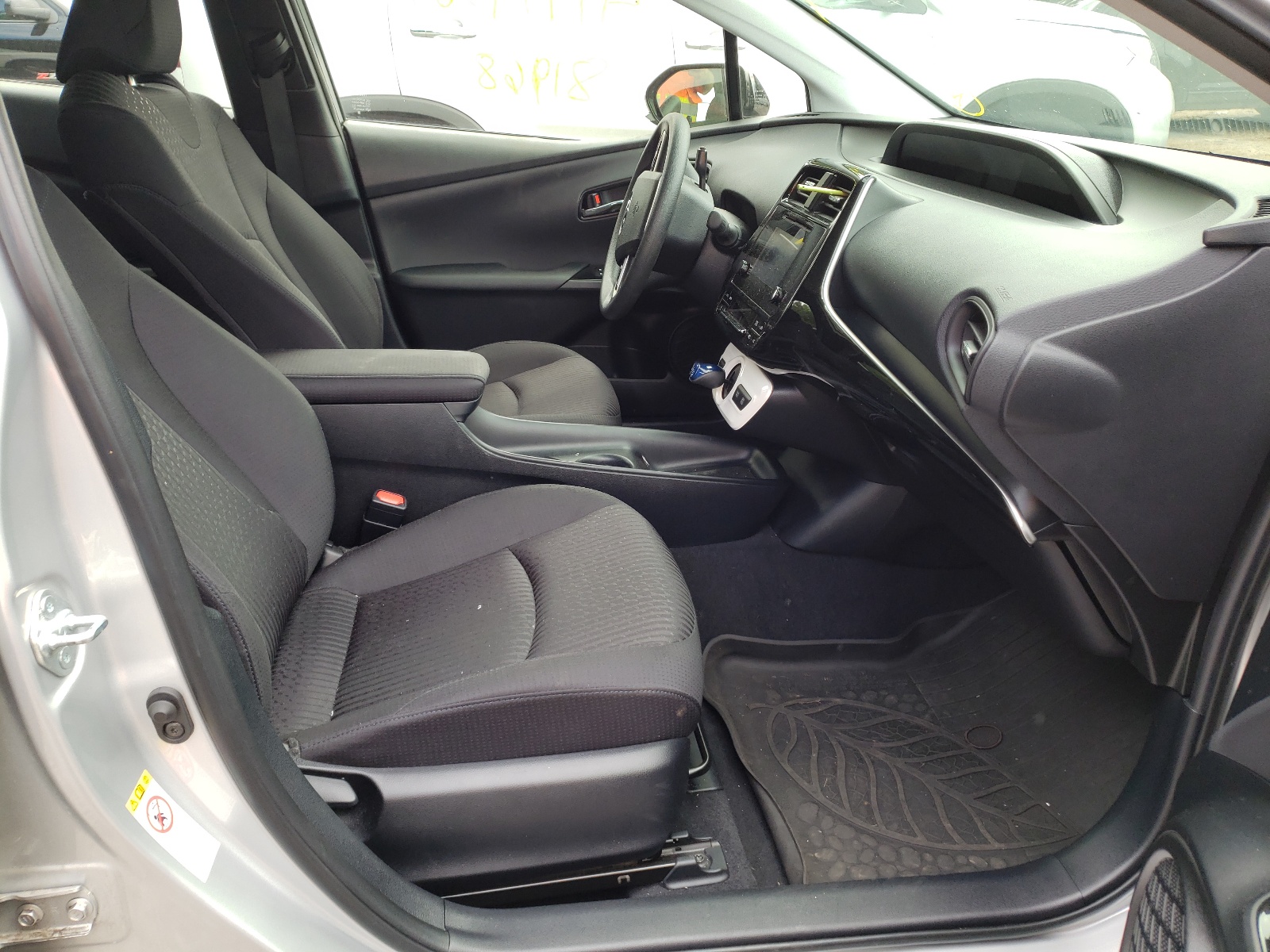 Photo 5 from auction – 2017 TOYOTA PRIUS with VIN JTDKARFU2H3033919
