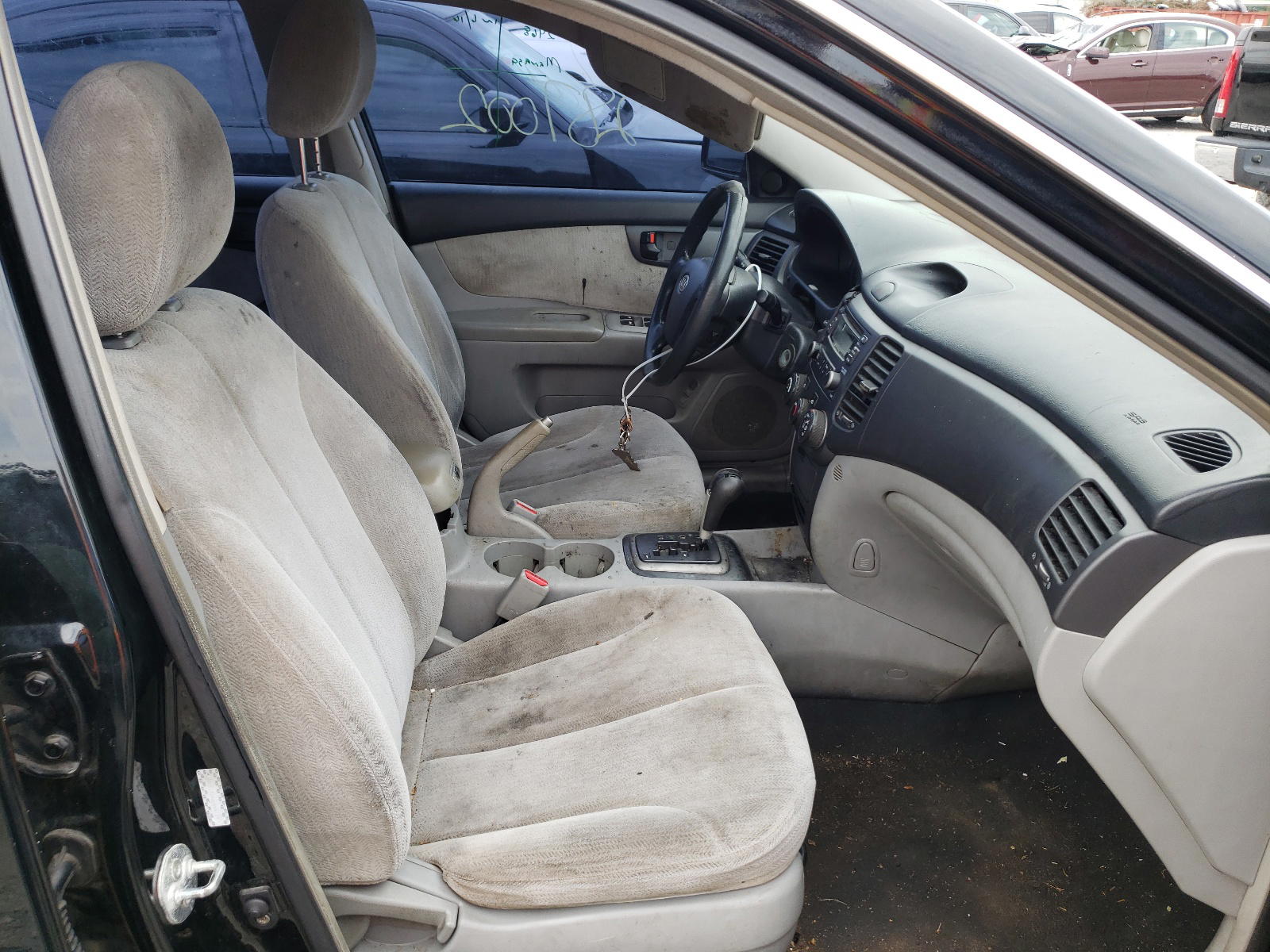 Photo 5 from auction – 2008 KIA OPTIMA LX with VIN KNAGE123085194117