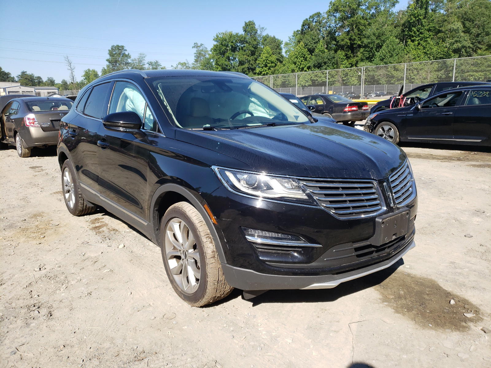 LINCOLN MKC SELECT 2017 with VIN 5LMCJ2D94HUL55992 - Photo from auction