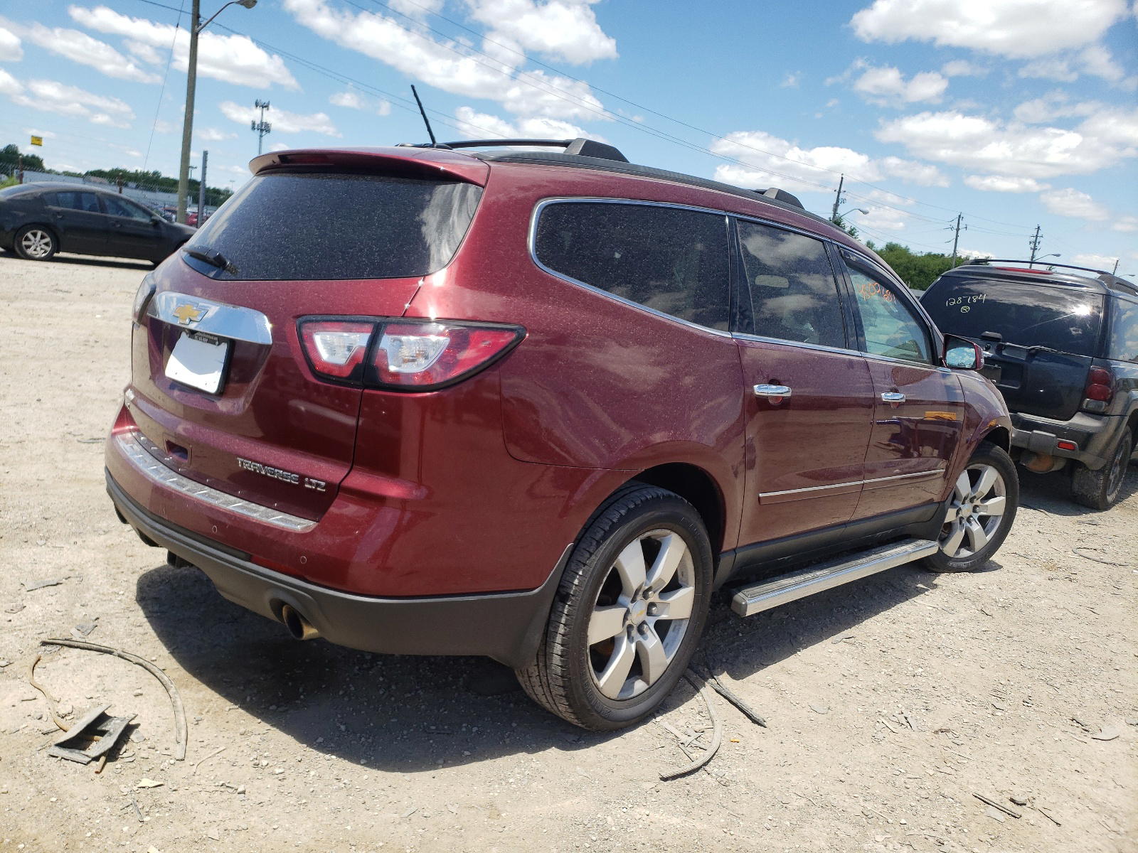 Photo 4 from auction – 2015 CHEVROLET TRAVERSE L with VIN 1GNKVJKD1FJ200301
