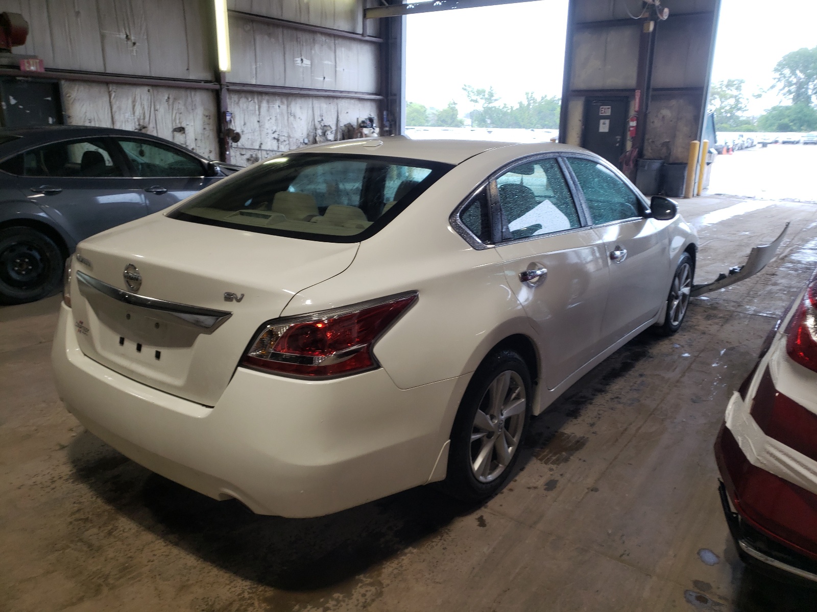 Photo 4 from auction – 2015 NISSAN ALTIMA 2.5 with VIN 1N4AL3AP7FC581017
