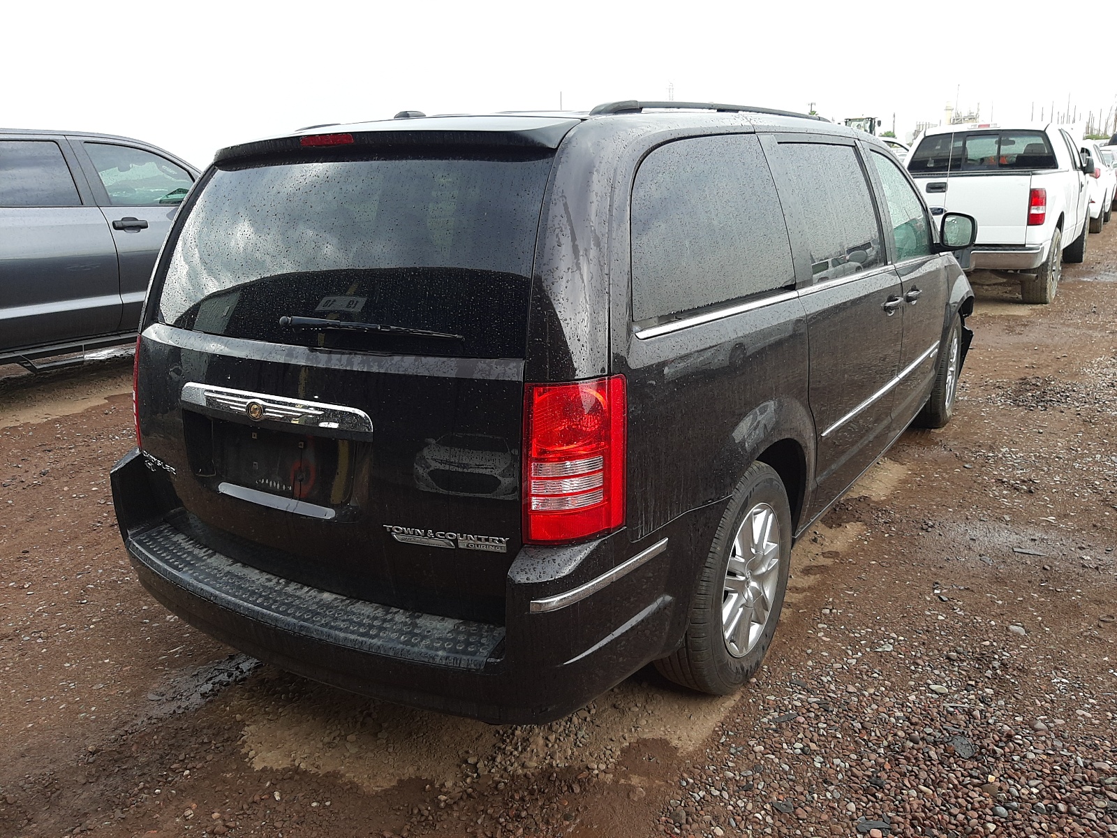 Photo 4 from auction – 2010 CHRYSLER TOWN & COU with VIN 2A4RR5DX3AR290513