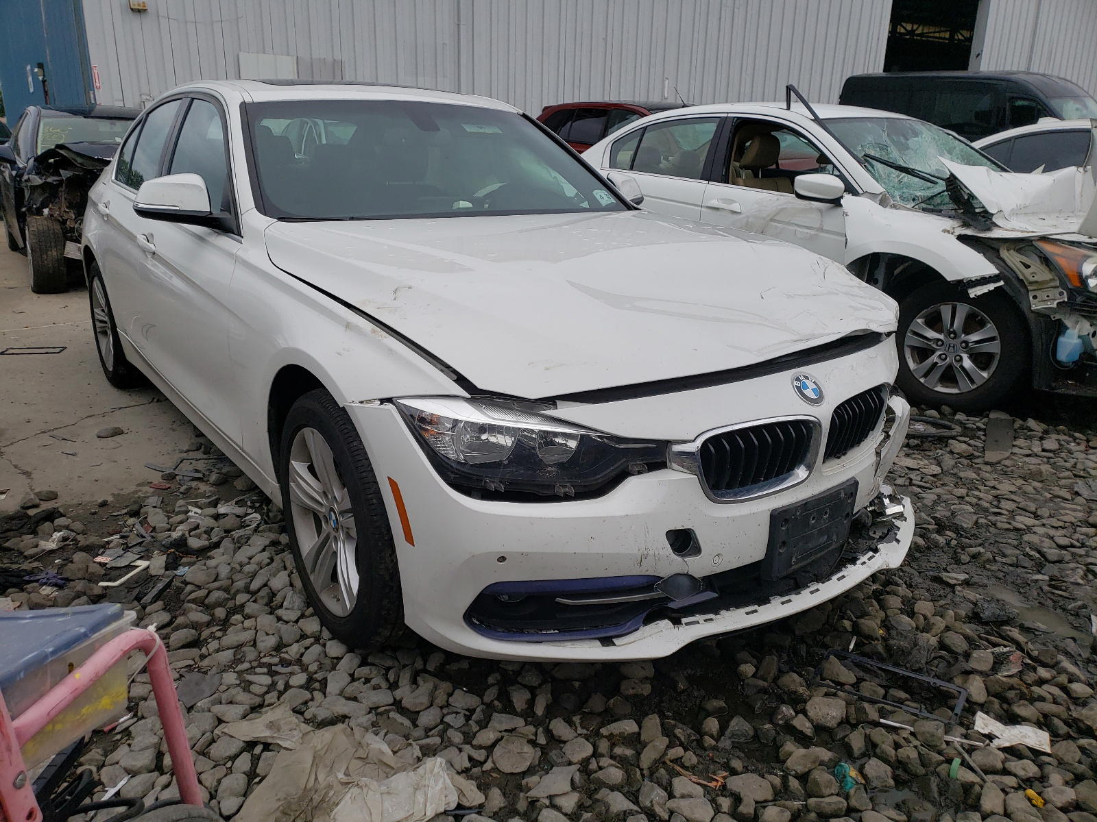 BMW 330 XI 2017 with VIN WBA8D9C35HA005425 - Photo from auction