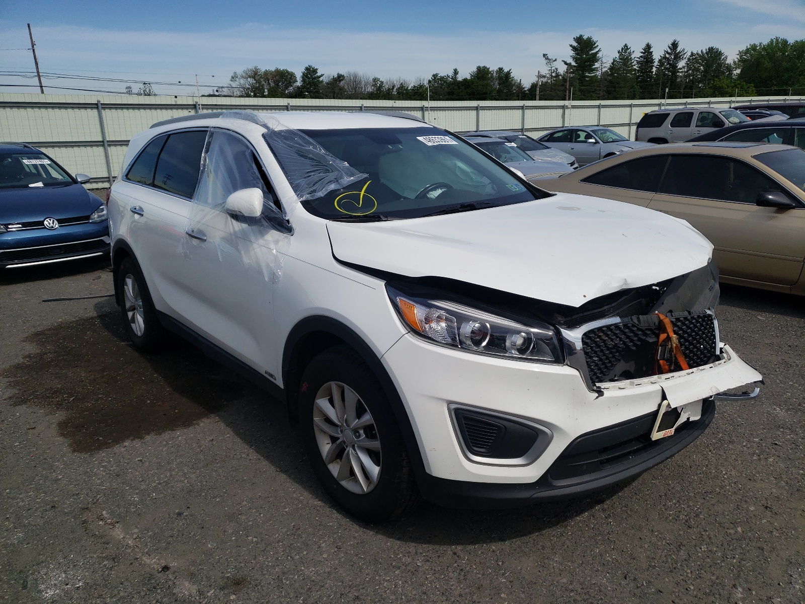 KIA SORENTO LX 2018 with VIN 5XYPGDA36JG414244 - Photo from auction