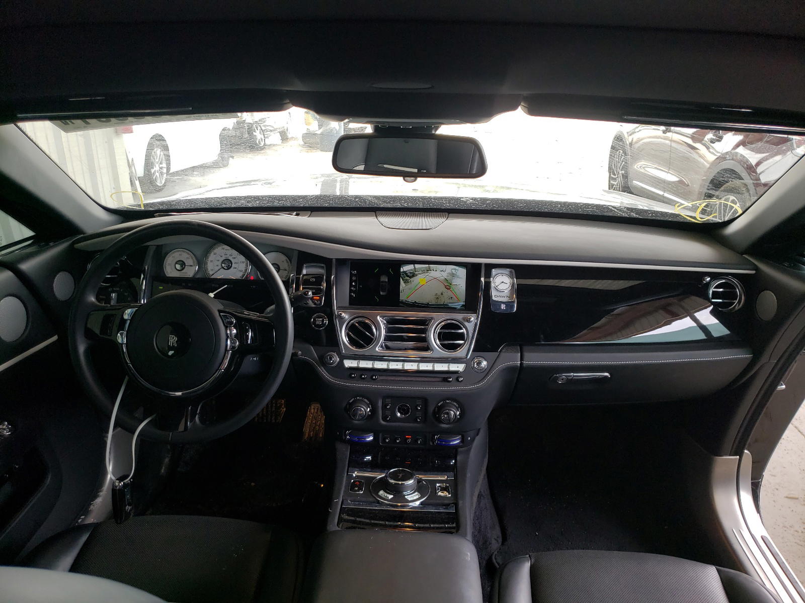 Photo 9 from auction – 2019 ROLLS-ROYCE DAWN with VIN SCA666D51KU115873
