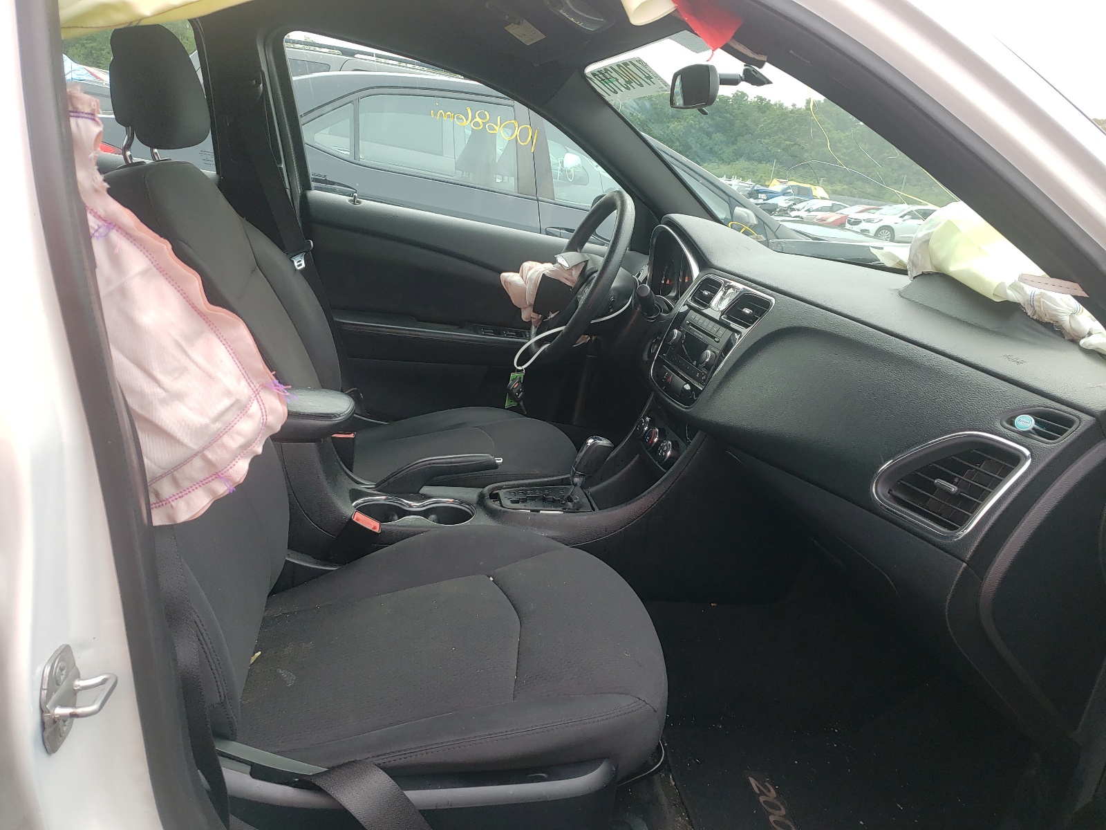 Фото 5 с аукциона – 2014 CHRYSLER 200 LX с VIN 1C3CCBAB8EN231114