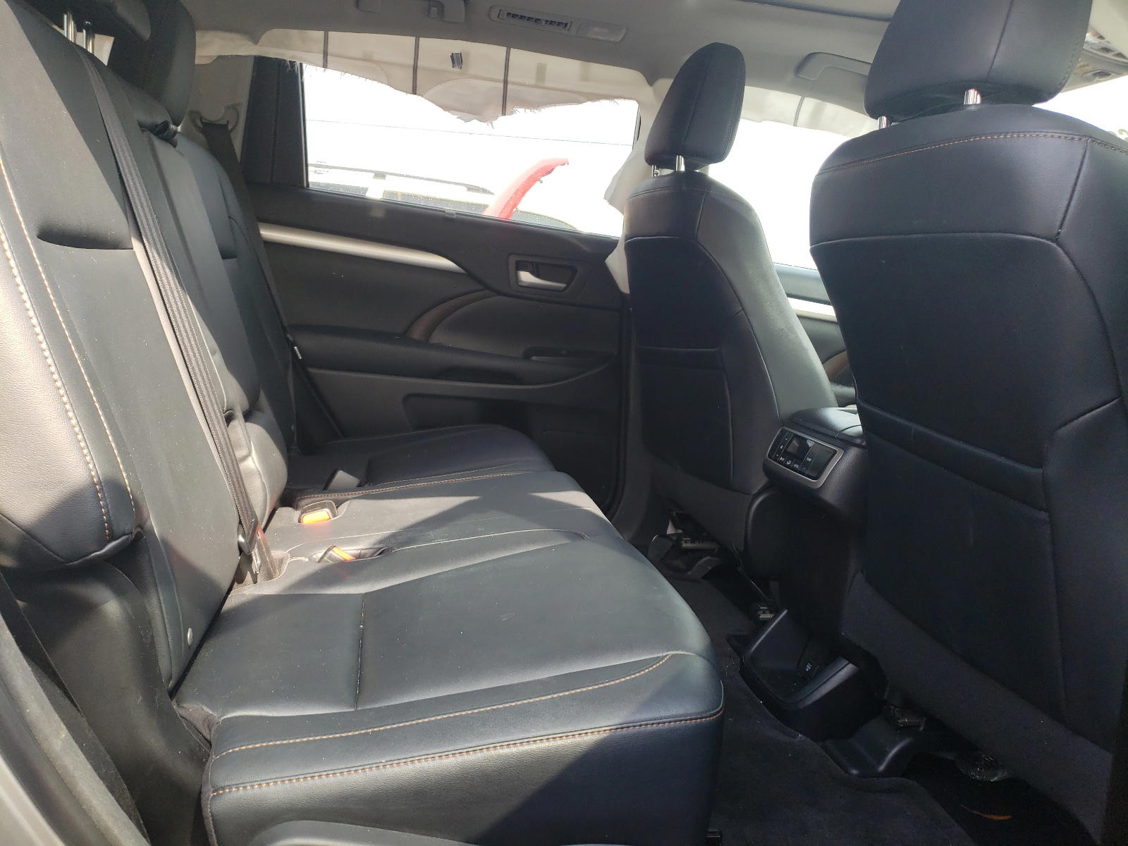 Photo 6 from auction – 2014 TOYOTA HIGHLANDER with VIN 5TDKKRFH7ES021727