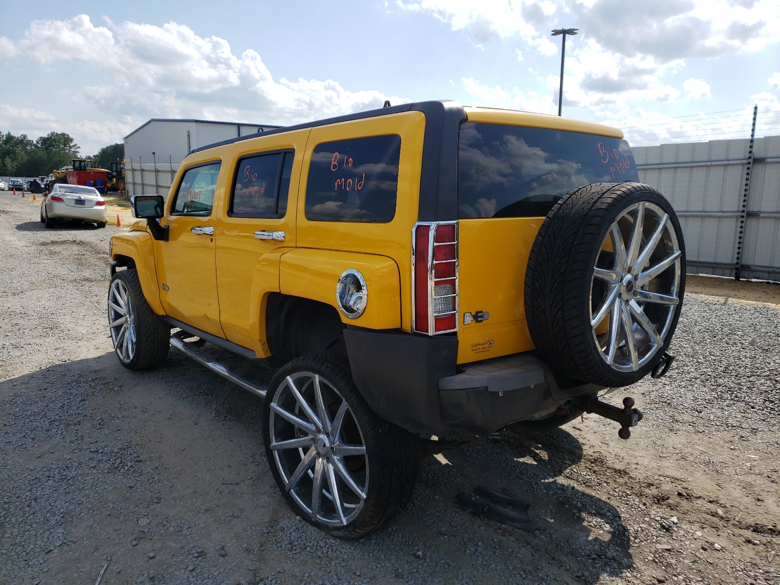 Photo 3 from auction – 2006 HUMMER H3 with VIN 5GTDN136068164750