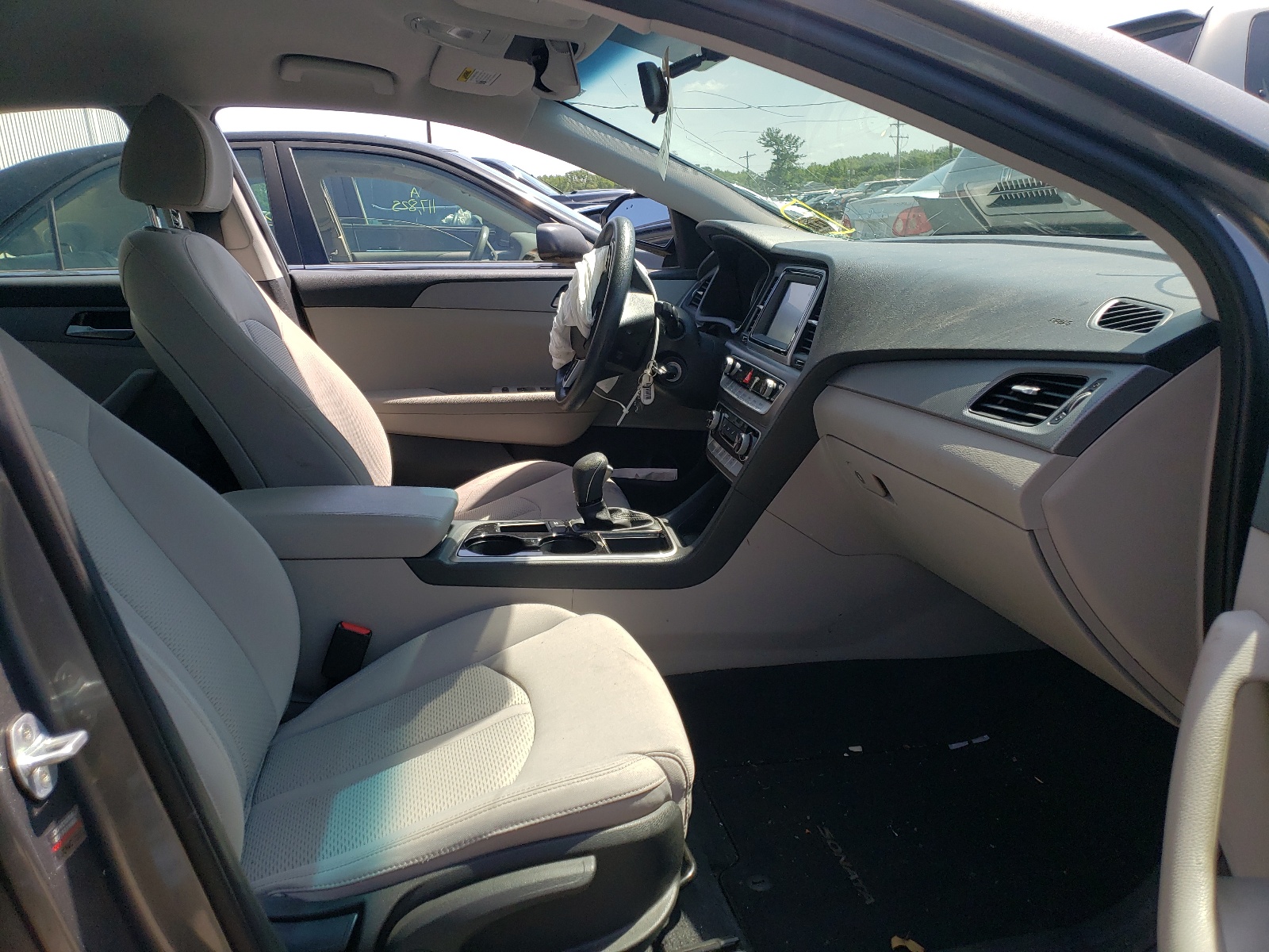 Photo 5 from auction – 2019 HYUNDAI SONATA SE with VIN 5NPE24AF3KH752470