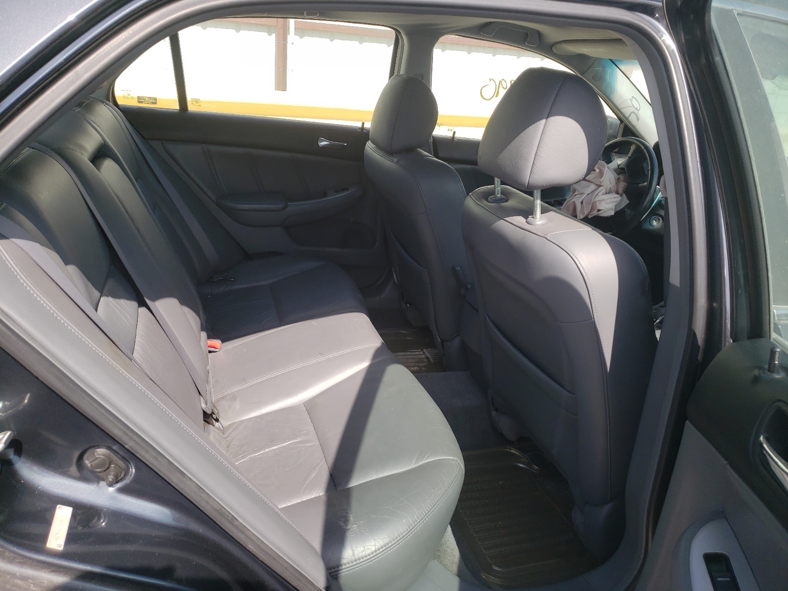 Photo 6 from auction – 2004 HONDA ACCORD with VIN 1HGCM66514A047420