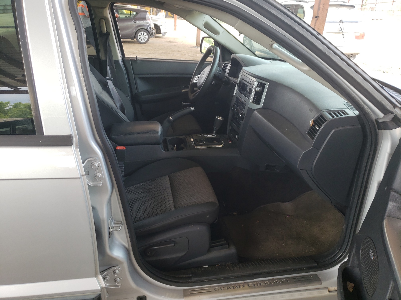 Photo 5 from auction – 2009 JEEP GRAND CHER with VIN 1J8GS48K99C514780