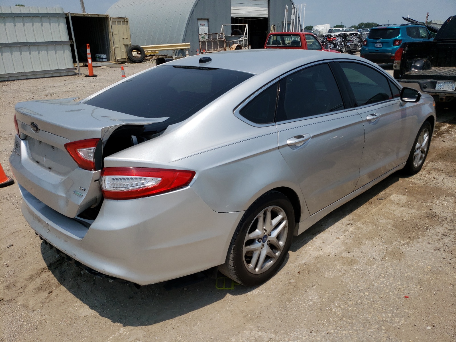 Photo 4 from auction – 2013 FORD FUSION SE with VIN 3FA6P0HR9DR245335