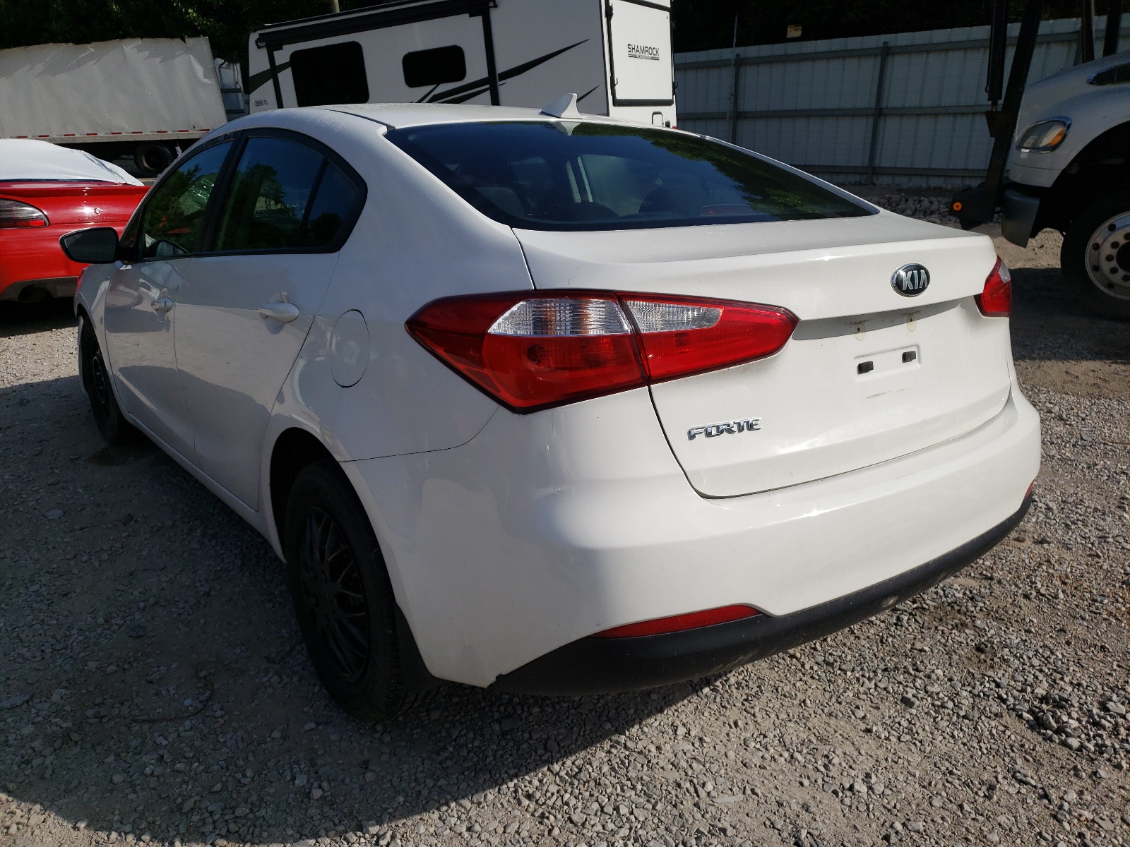 Photo 3 from auction – 2016 KIA FORTE LX with VIN KNAFK4A65G5615796