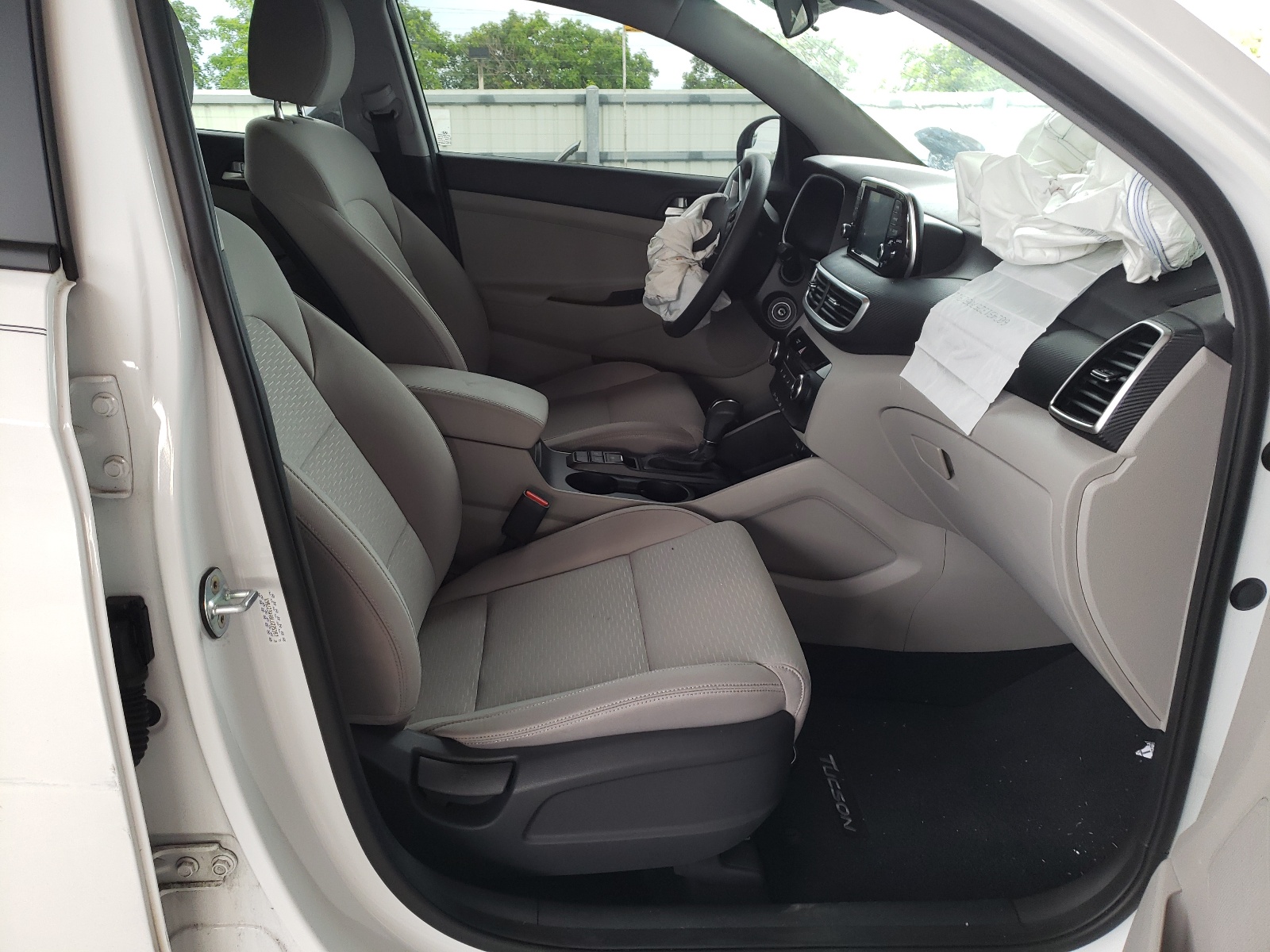 Photo 5 from auction – 2020 HYUNDAI TUCSON SE with VIN KM8J23A40LU225397